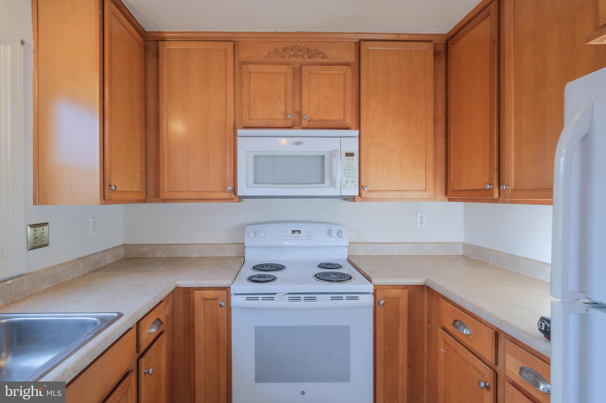 ROYAL VILLAGE - Residential