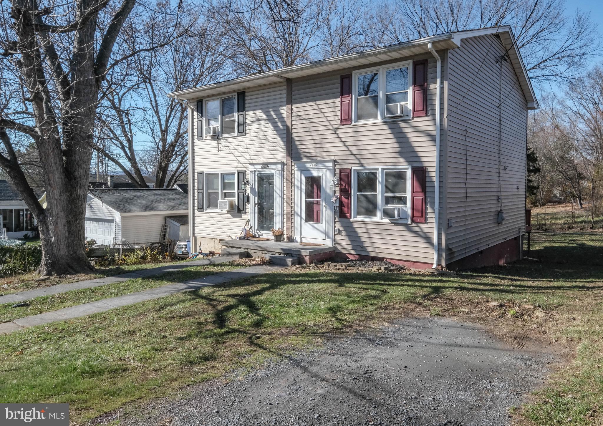 ROYAL VILLAGE - Residential