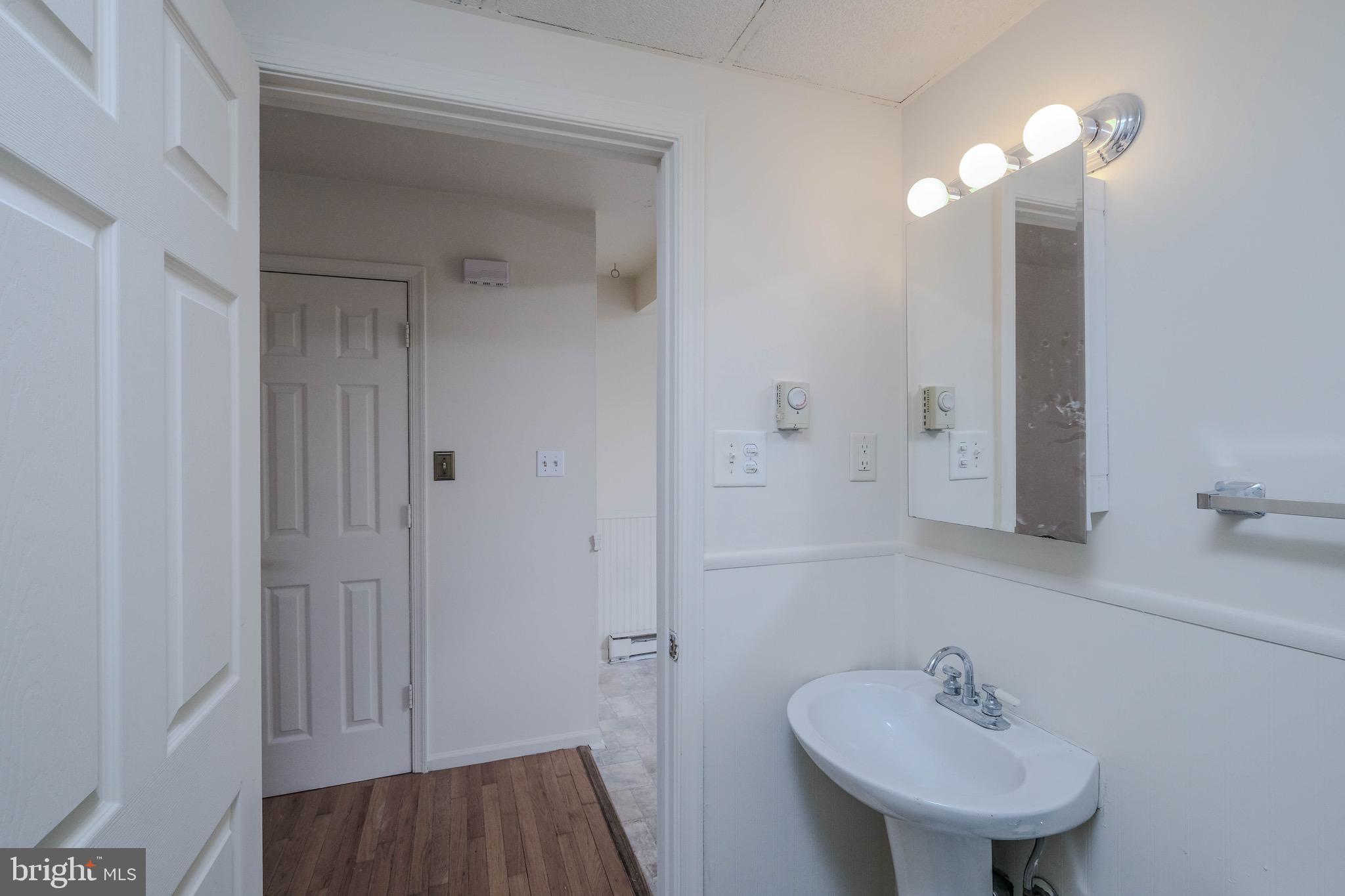 ROYAL VILLAGE - Residential