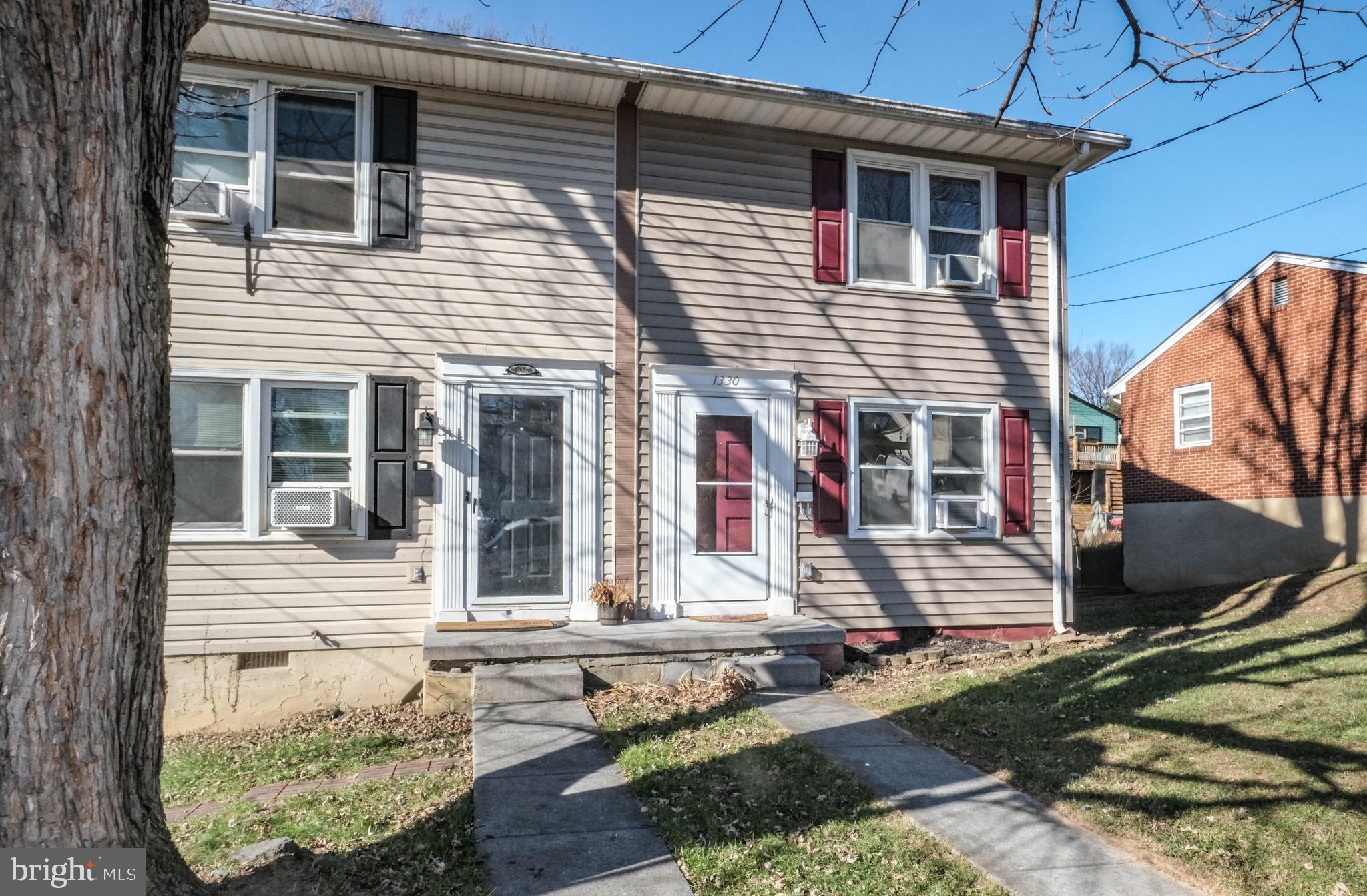 ROYAL VILLAGE - Residential