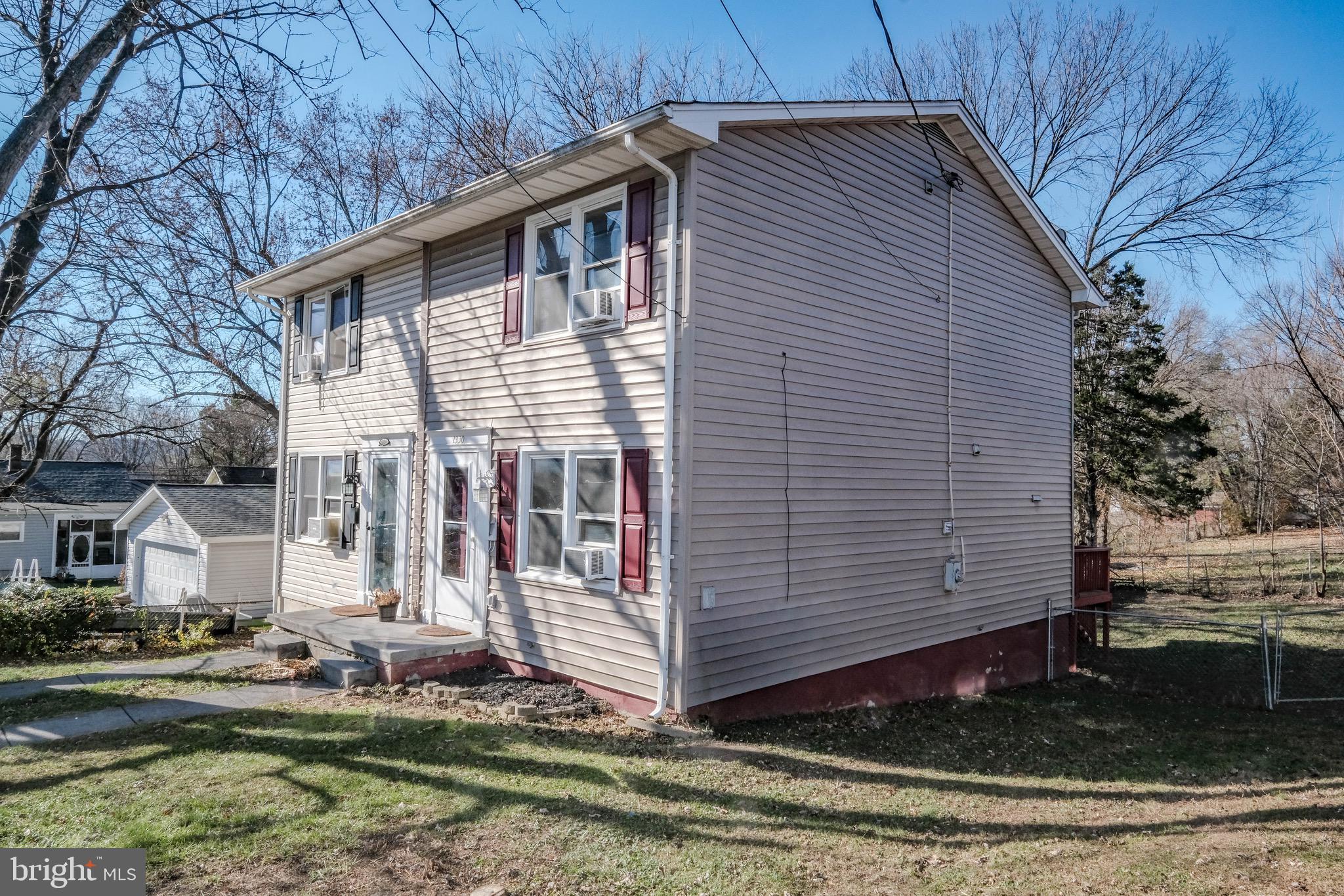 ROYAL VILLAGE - Residential