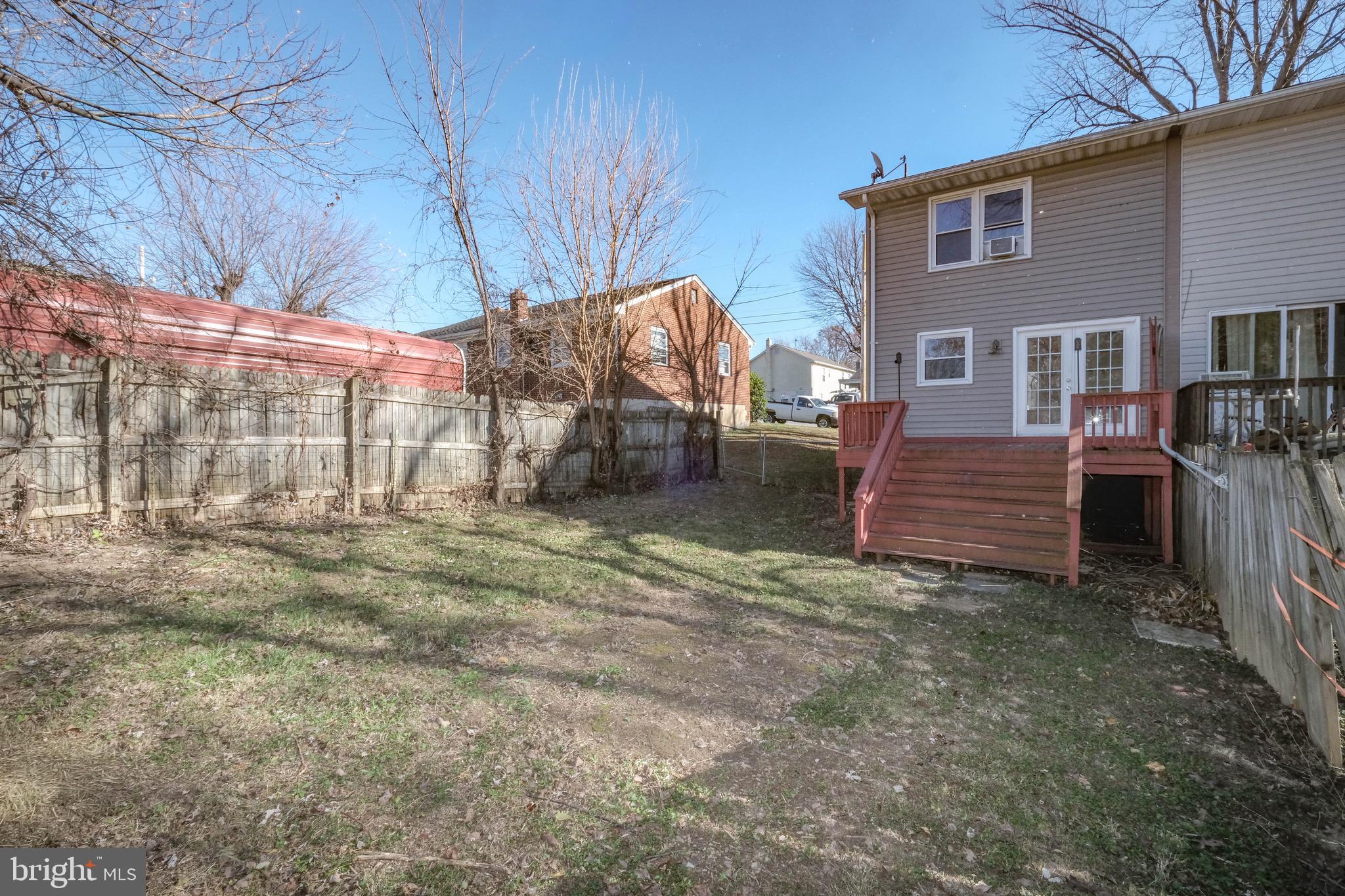 ROYAL VILLAGE - Residential