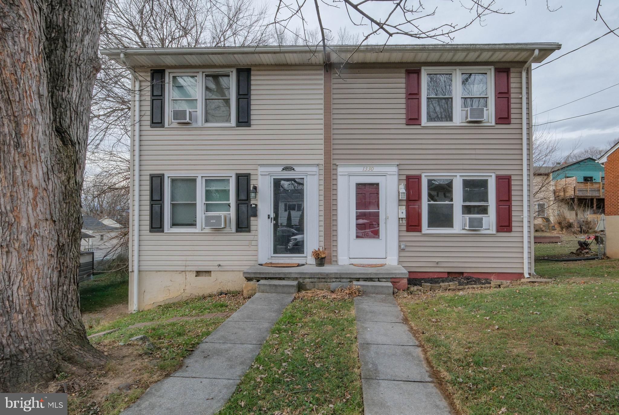 ROYAL VILLAGE - Residential