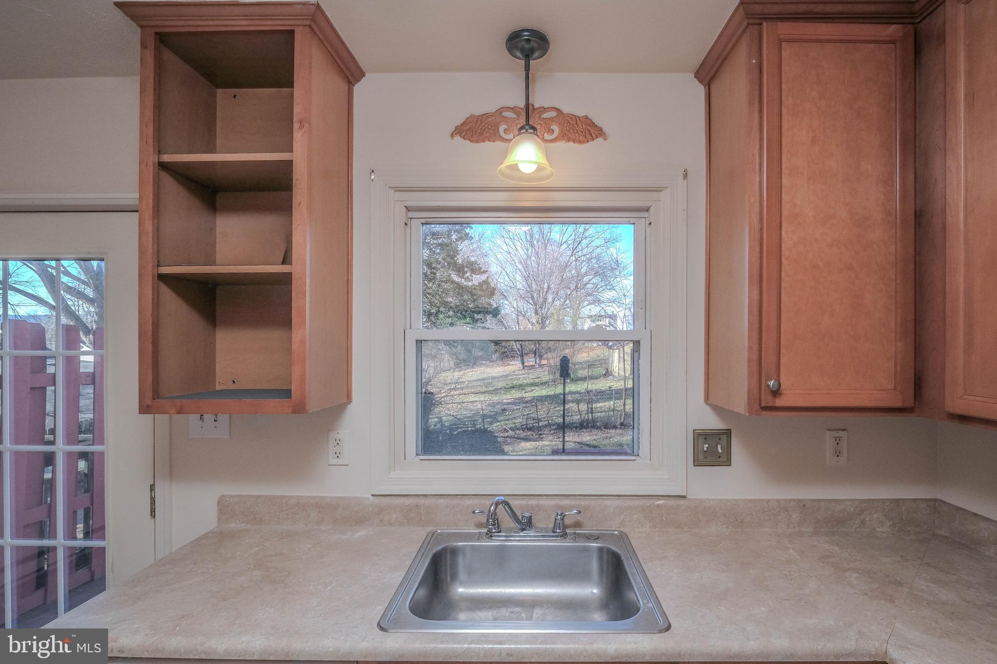 ROYAL VILLAGE - Residential