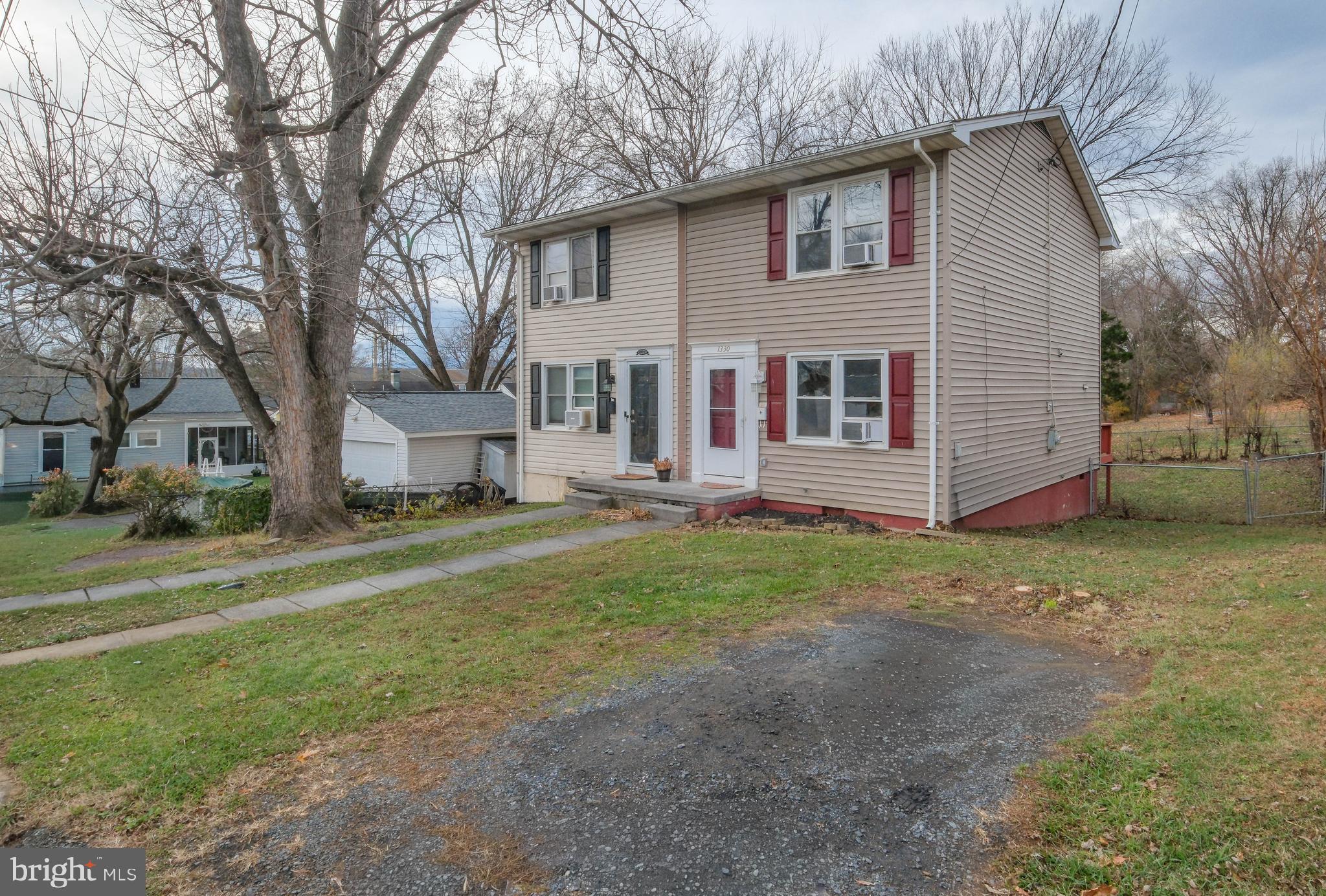 ROYAL VILLAGE - Residential