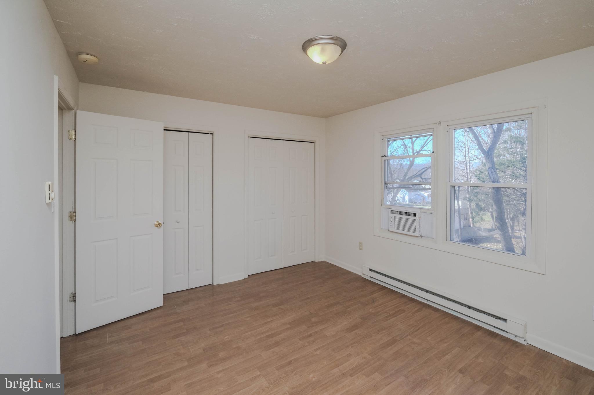 ROYAL VILLAGE - Residential