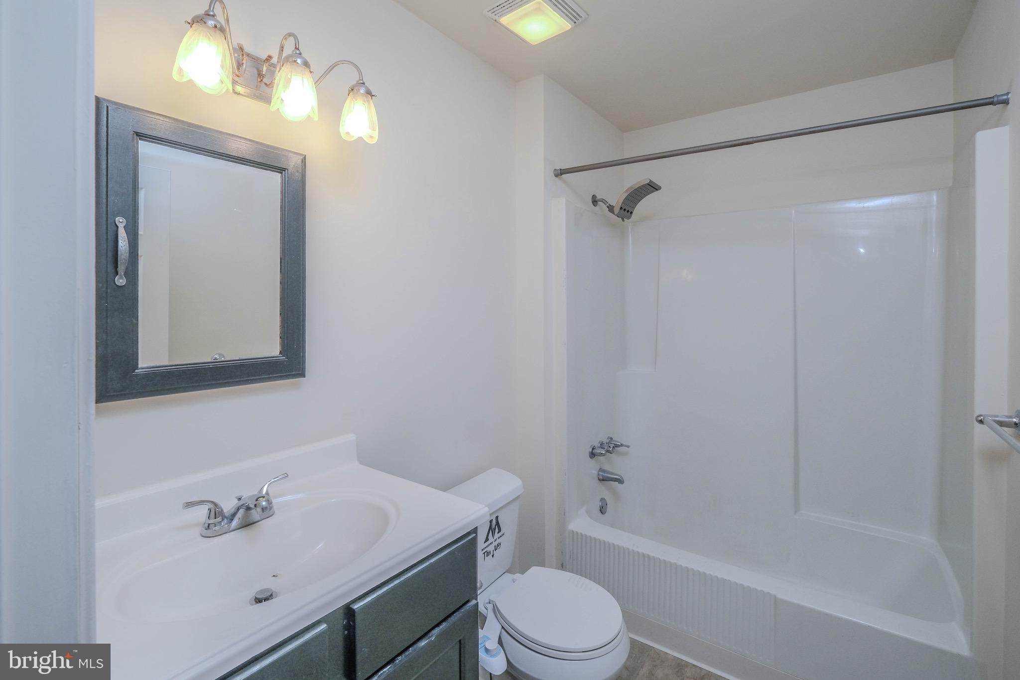 ROYAL VILLAGE - Residential