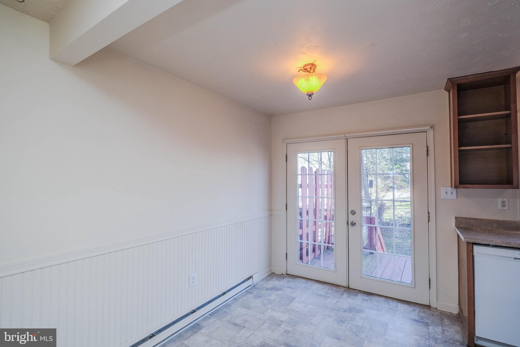 ROYAL VILLAGE - Residential