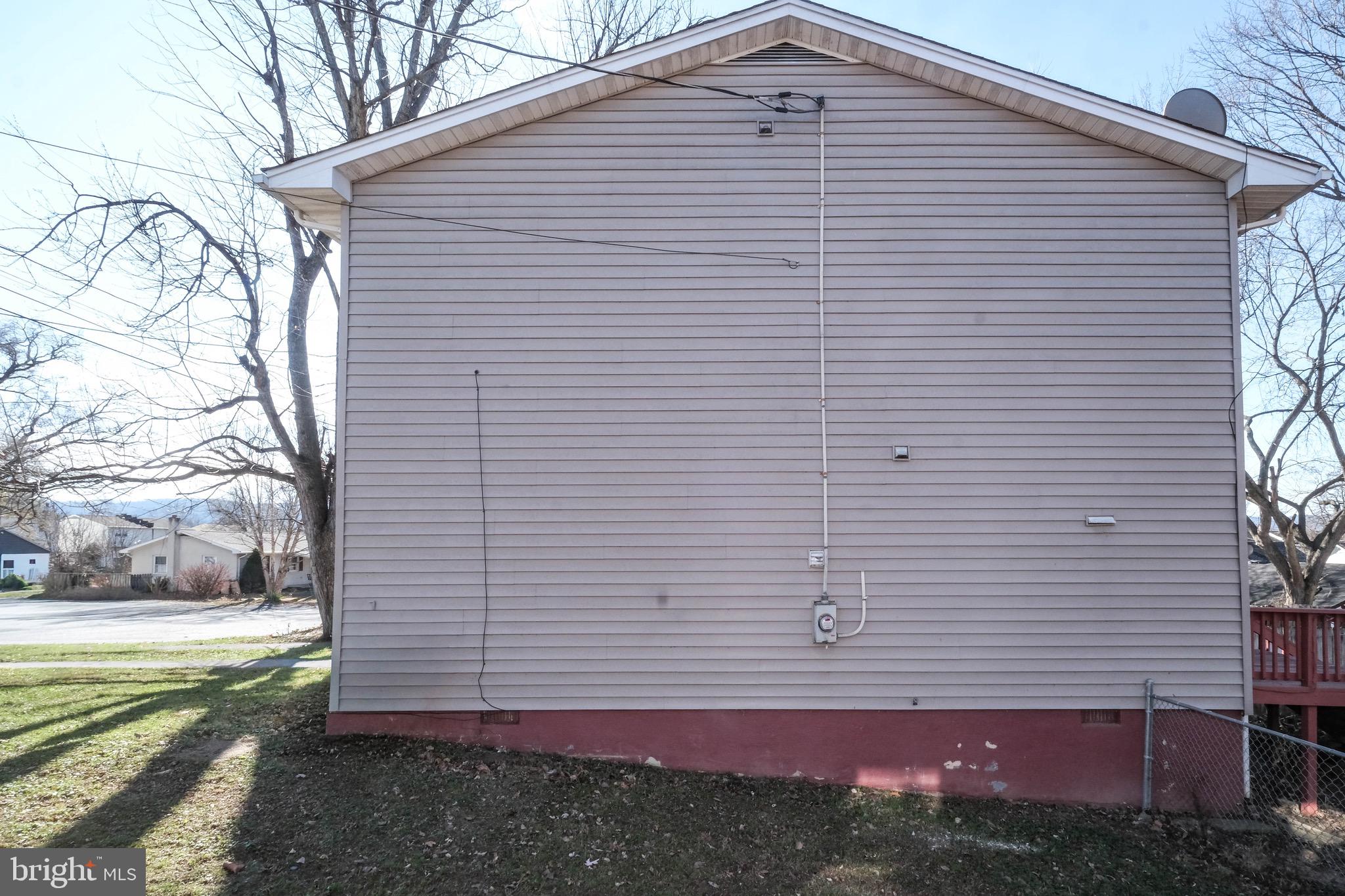 ROYAL VILLAGE - Residential