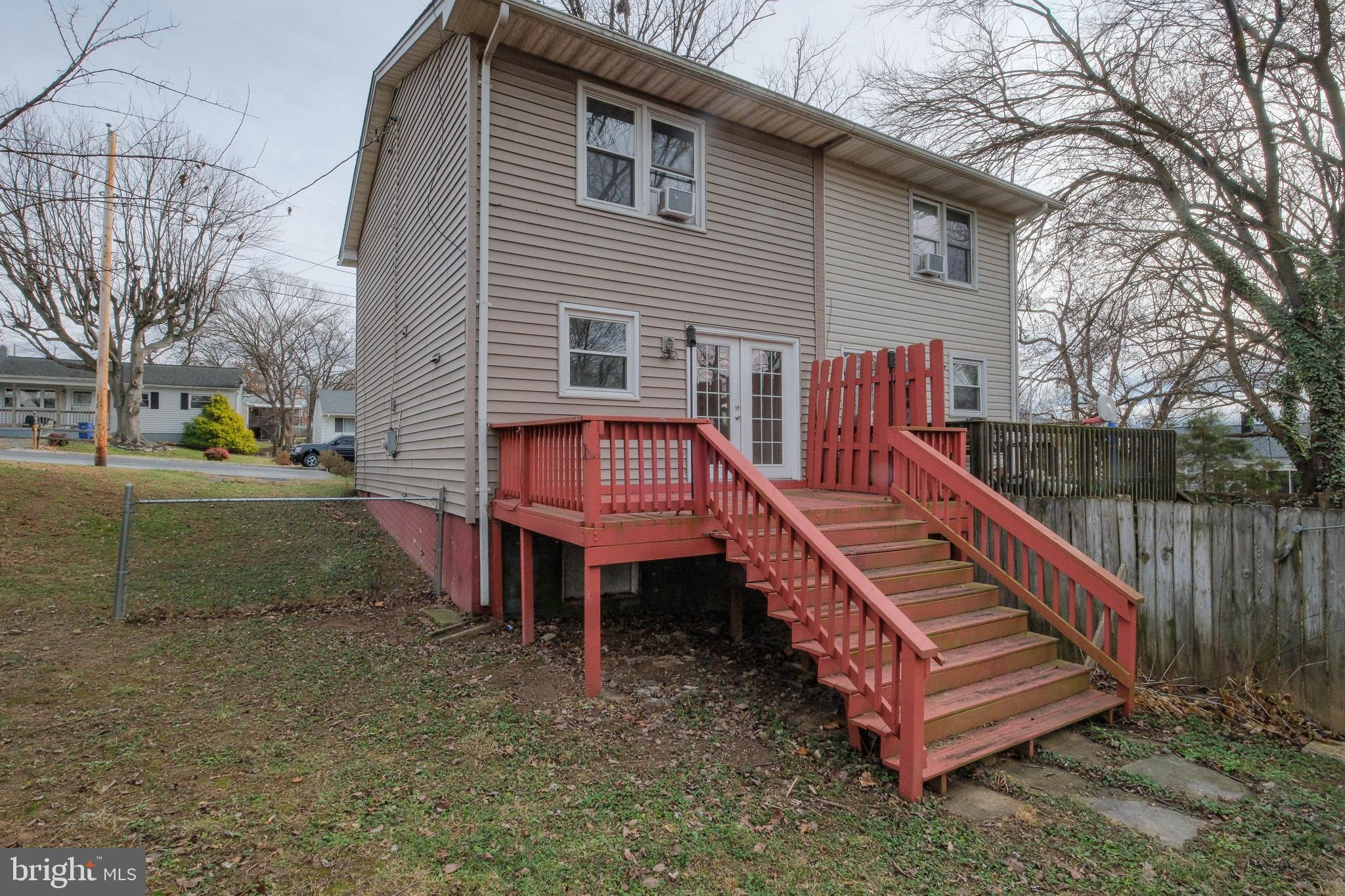 ROYAL VILLAGE - Residential