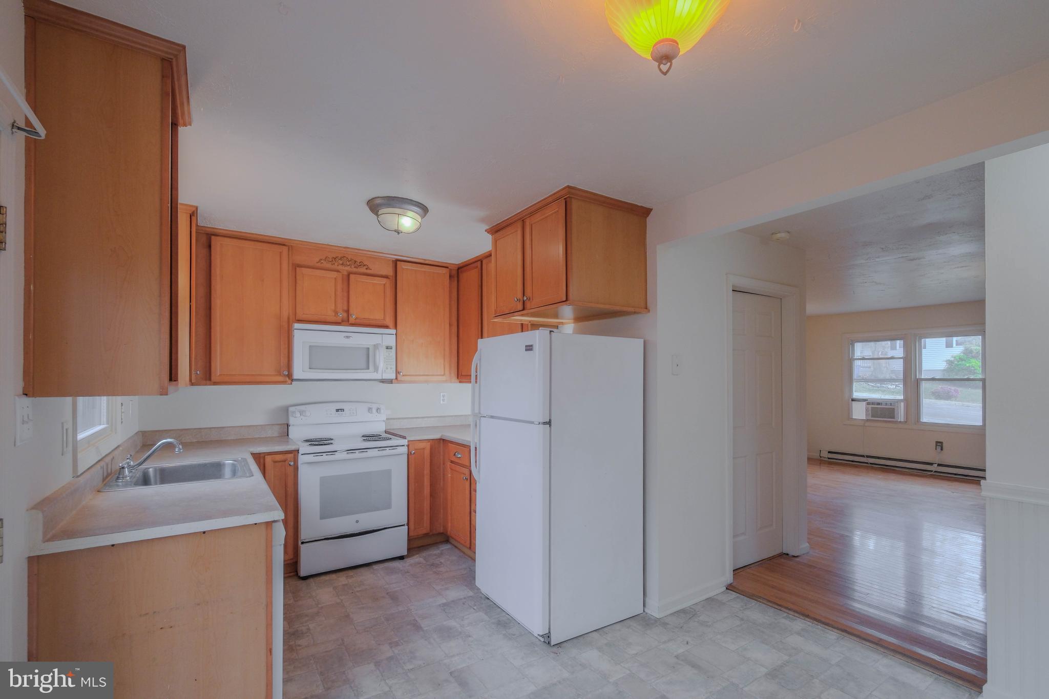 ROYAL VILLAGE - Residential