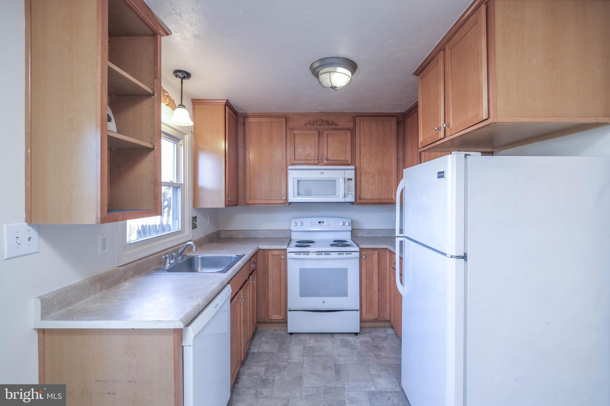 ROYAL VILLAGE - Residential