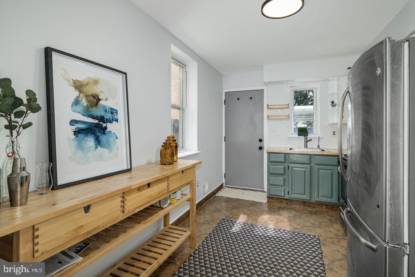 EAST KENSINGTON - Residential