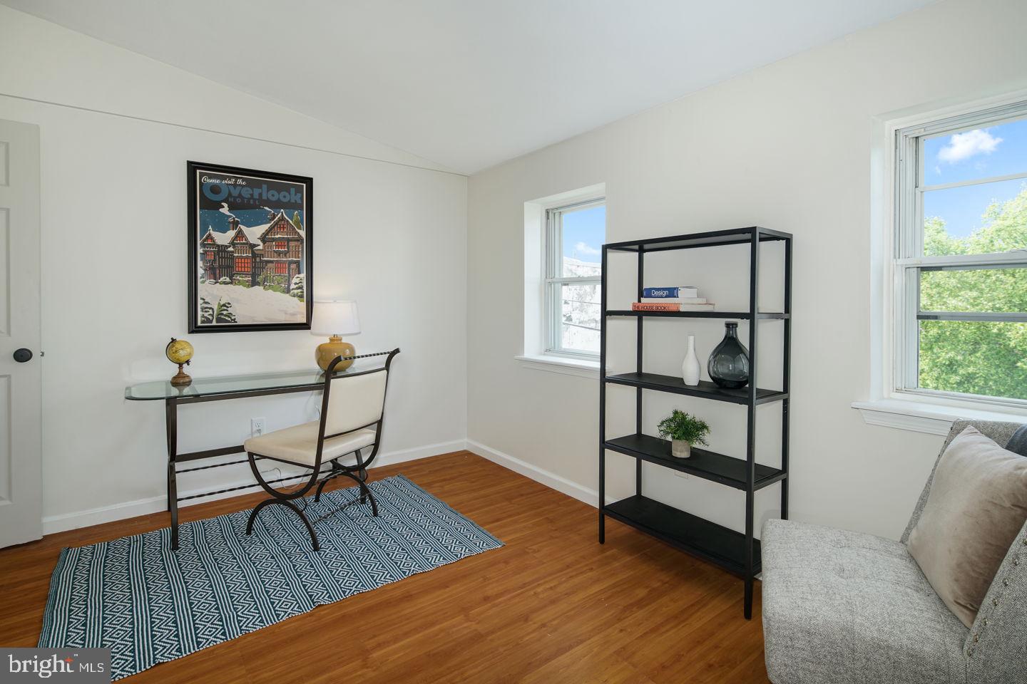 EAST KENSINGTON - Residential