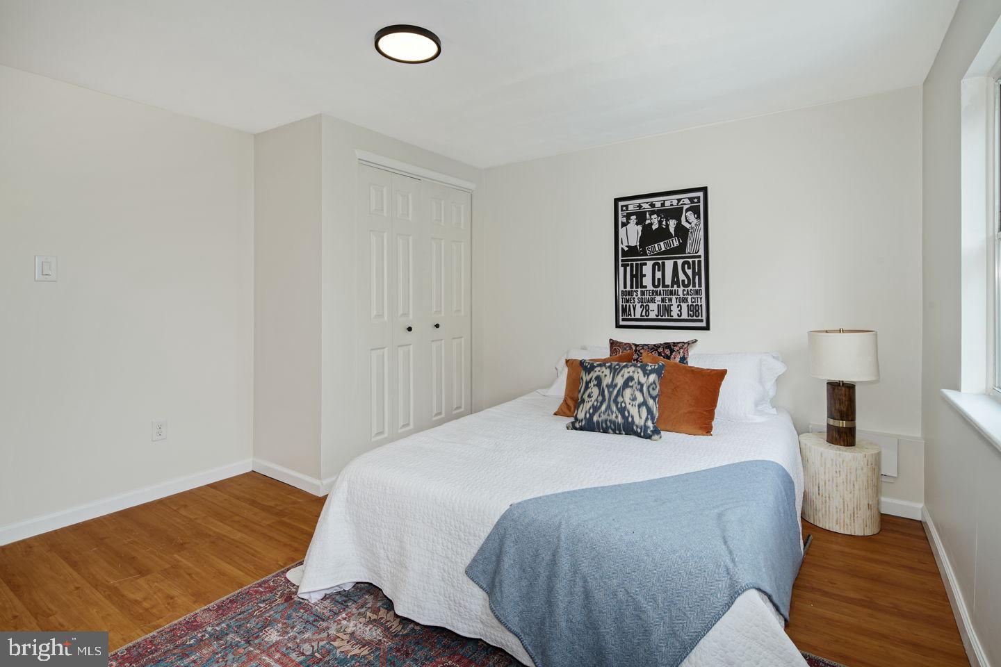 EAST KENSINGTON - Residential