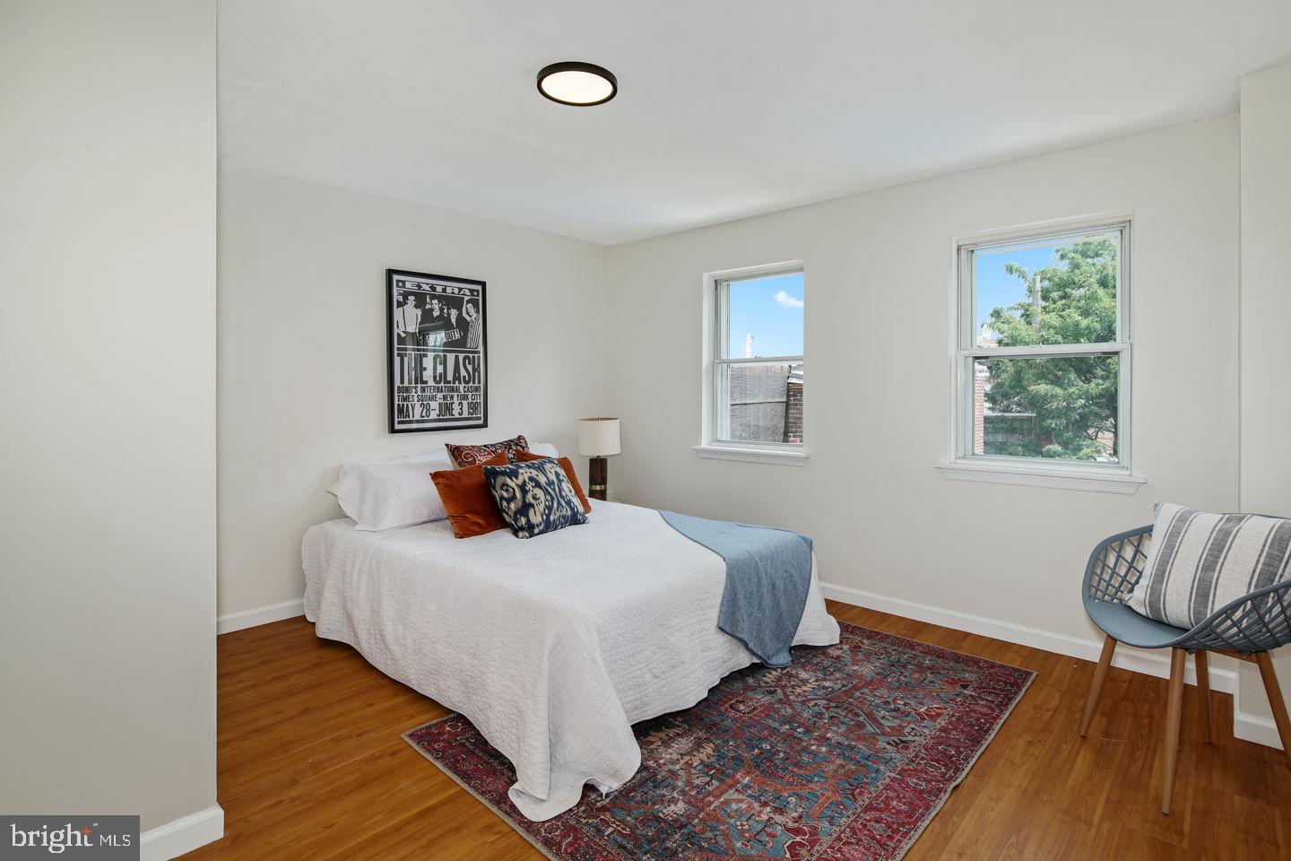 EAST KENSINGTON - Residential