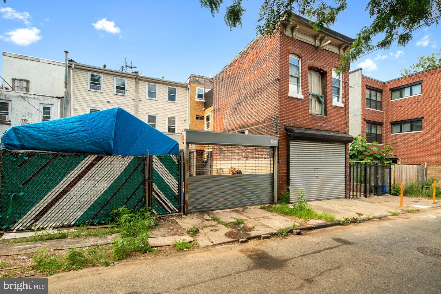 EAST KENSINGTON - Residential