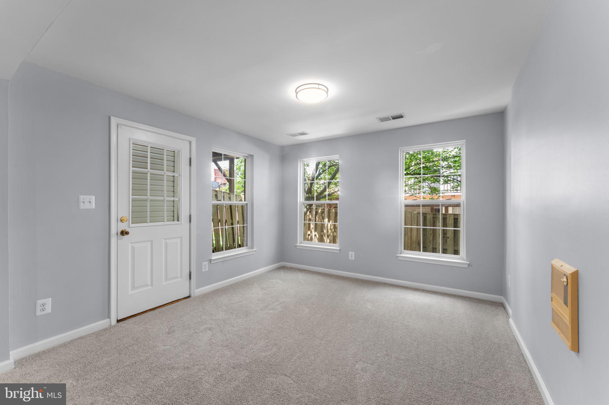 WELLESLEY - Residential