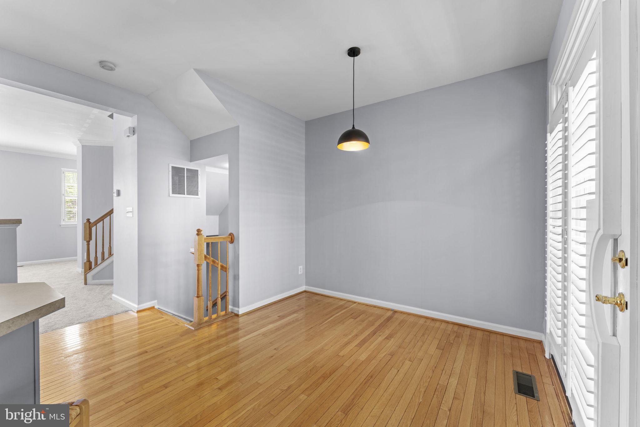 WELLESLEY - Residential