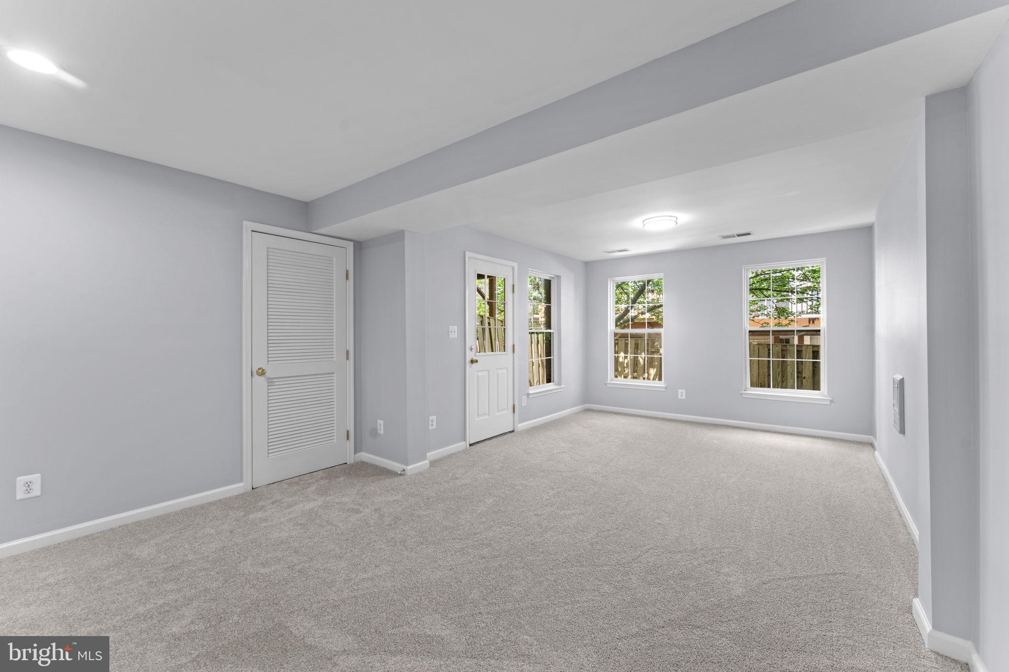 WELLESLEY - Residential