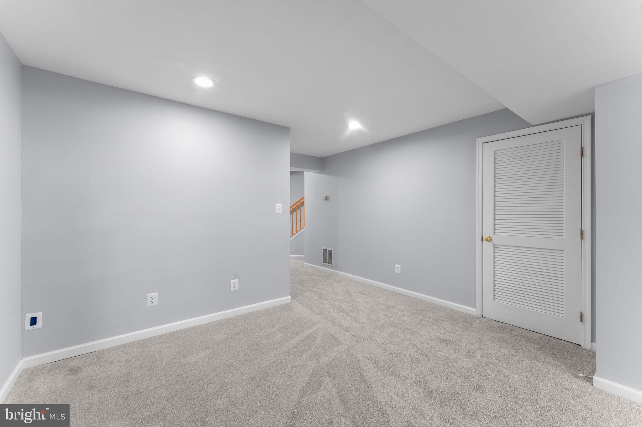 WELLESLEY - Residential