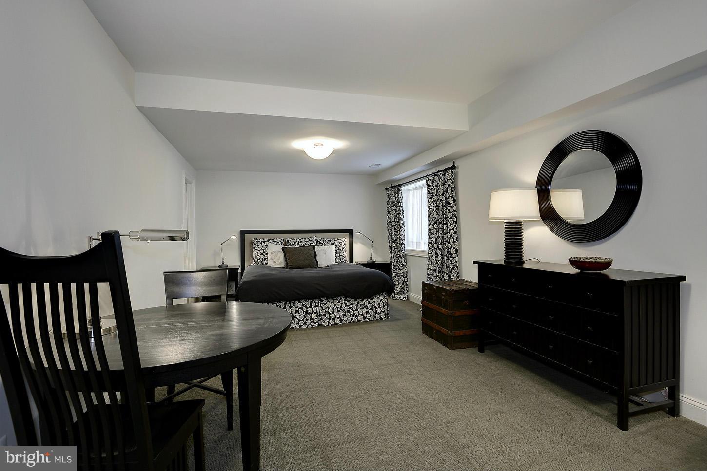 POTOMAC FALLS - Residential