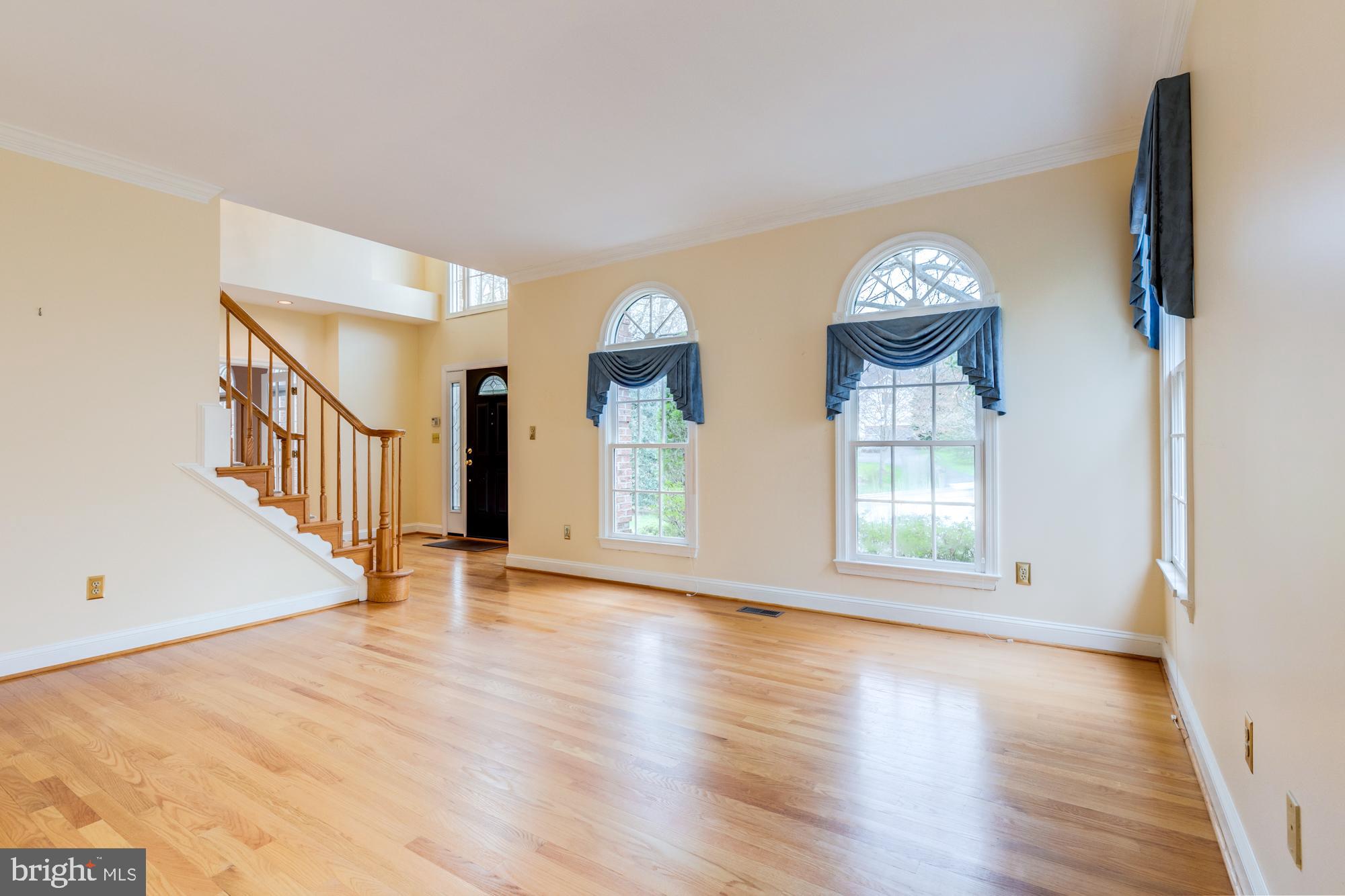 DUNN LORING - Residential