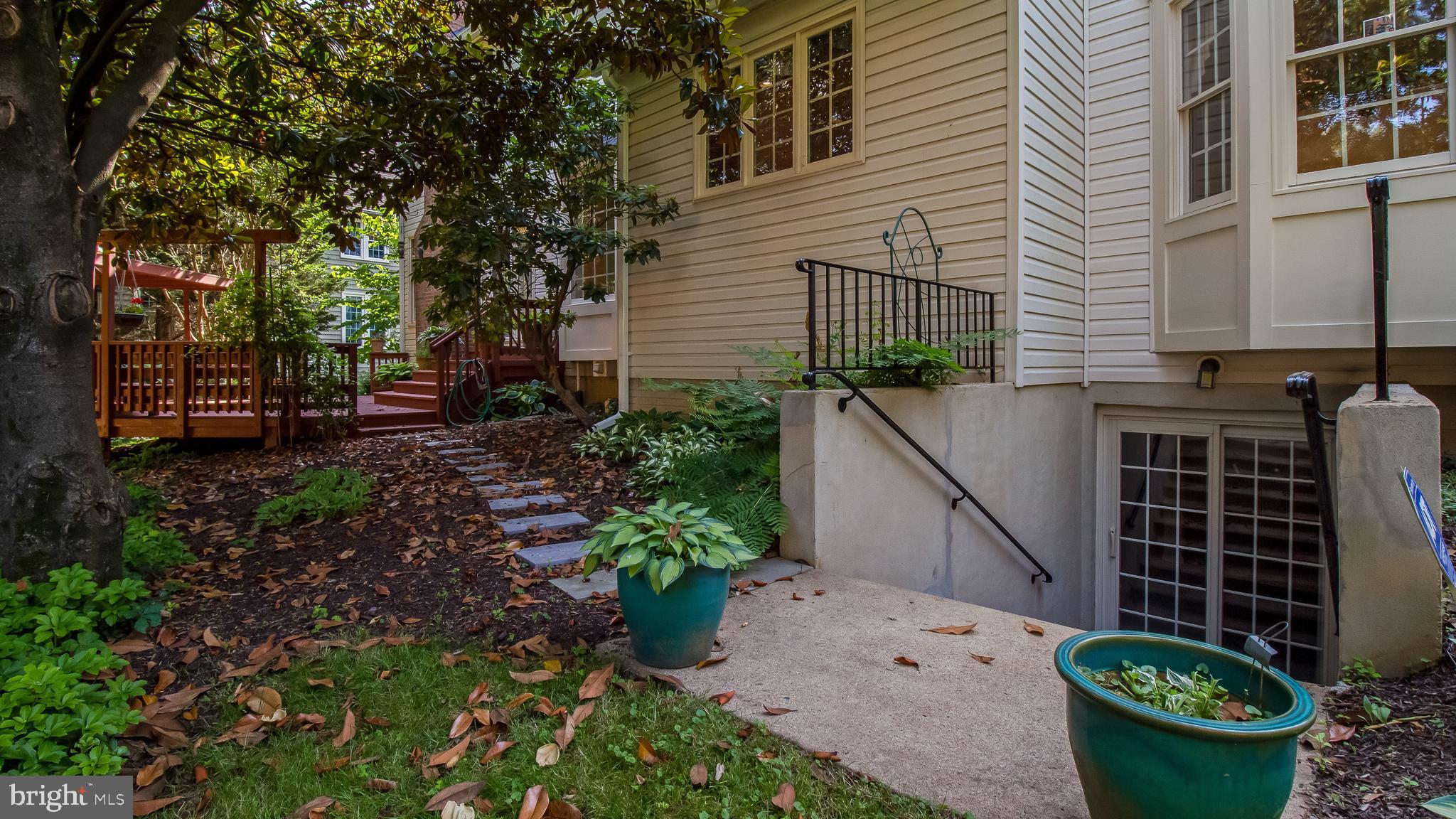 DUNN LORING - Residential