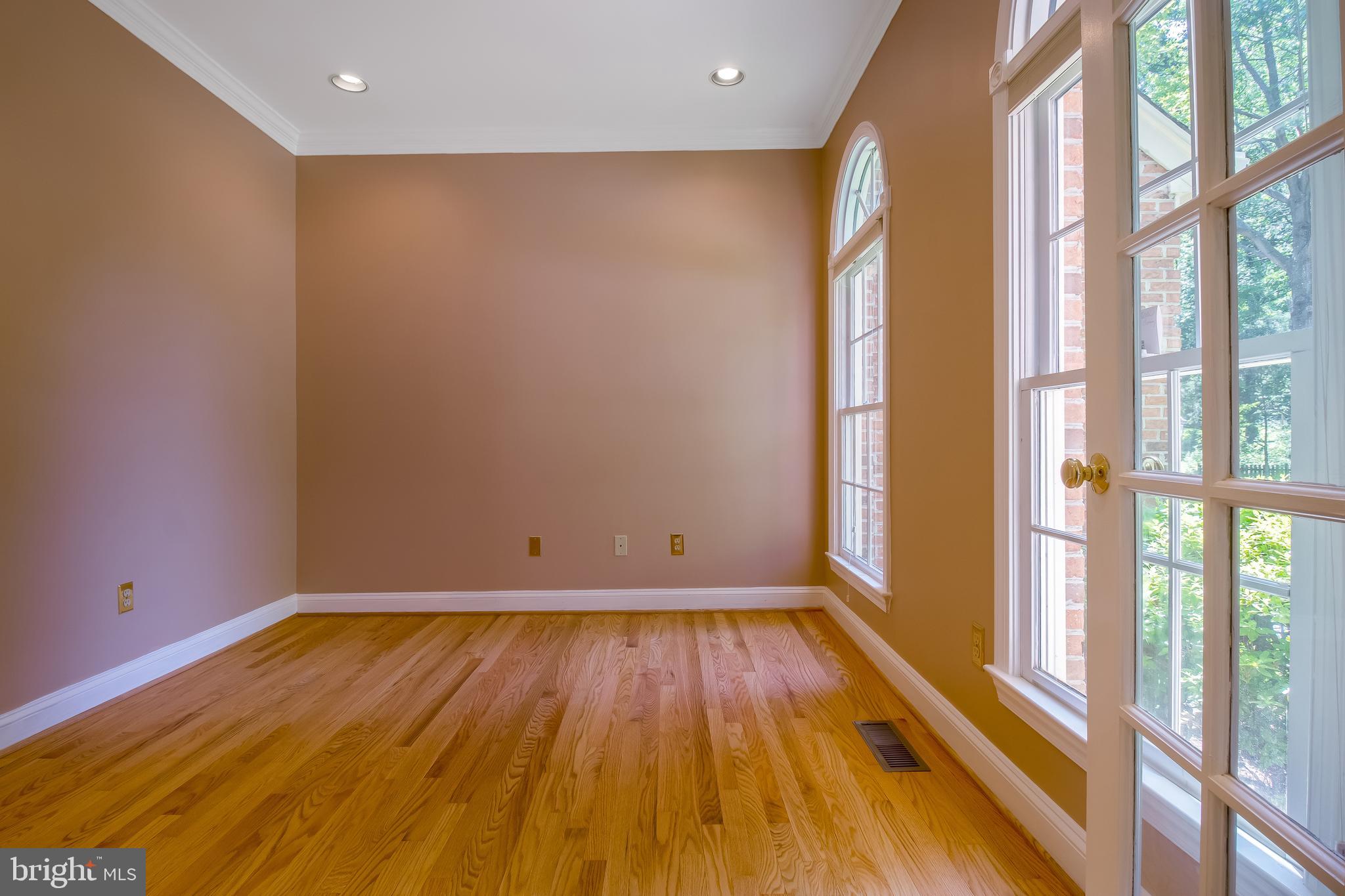 DUNN LORING - Residential