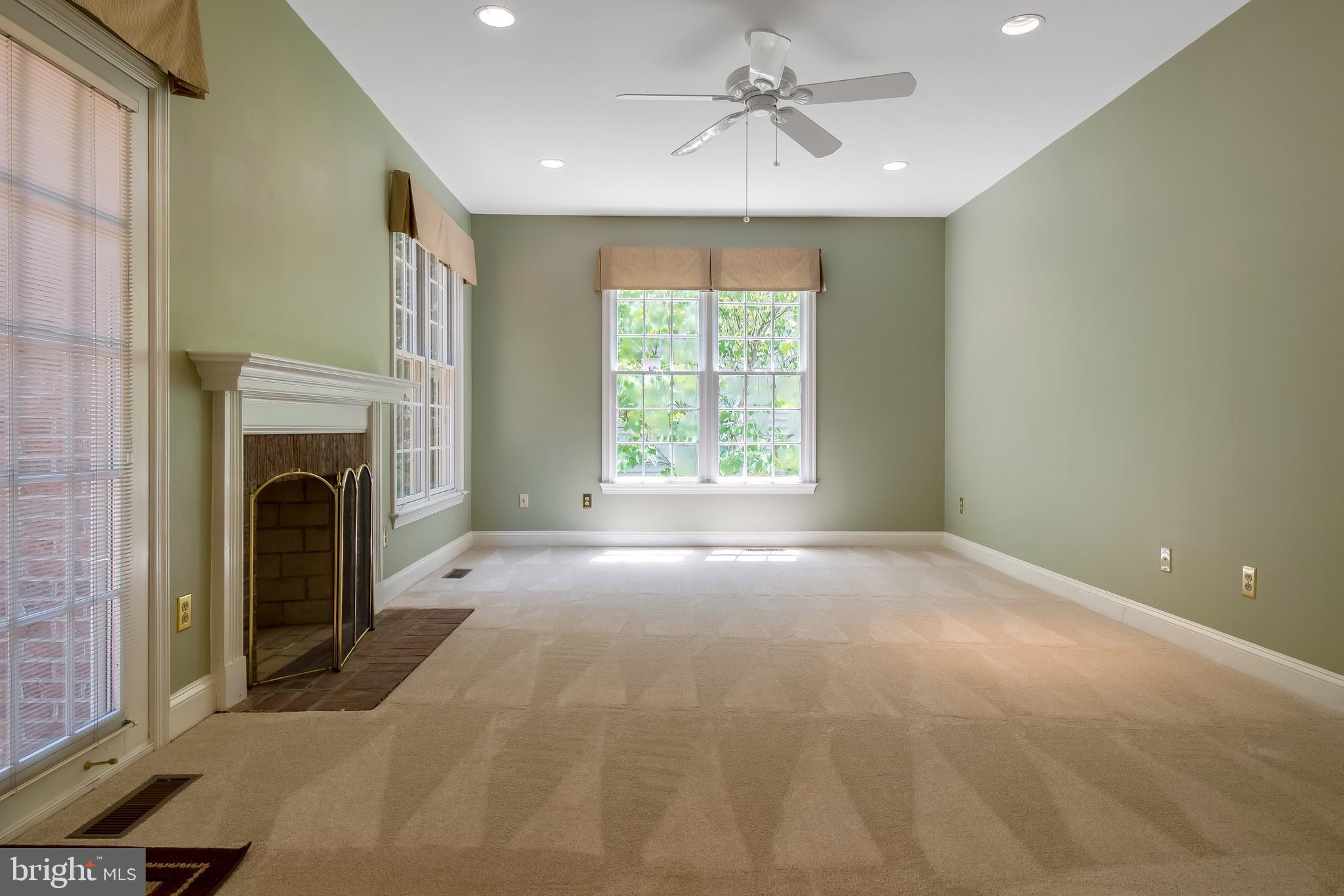 DUNN LORING - Residential