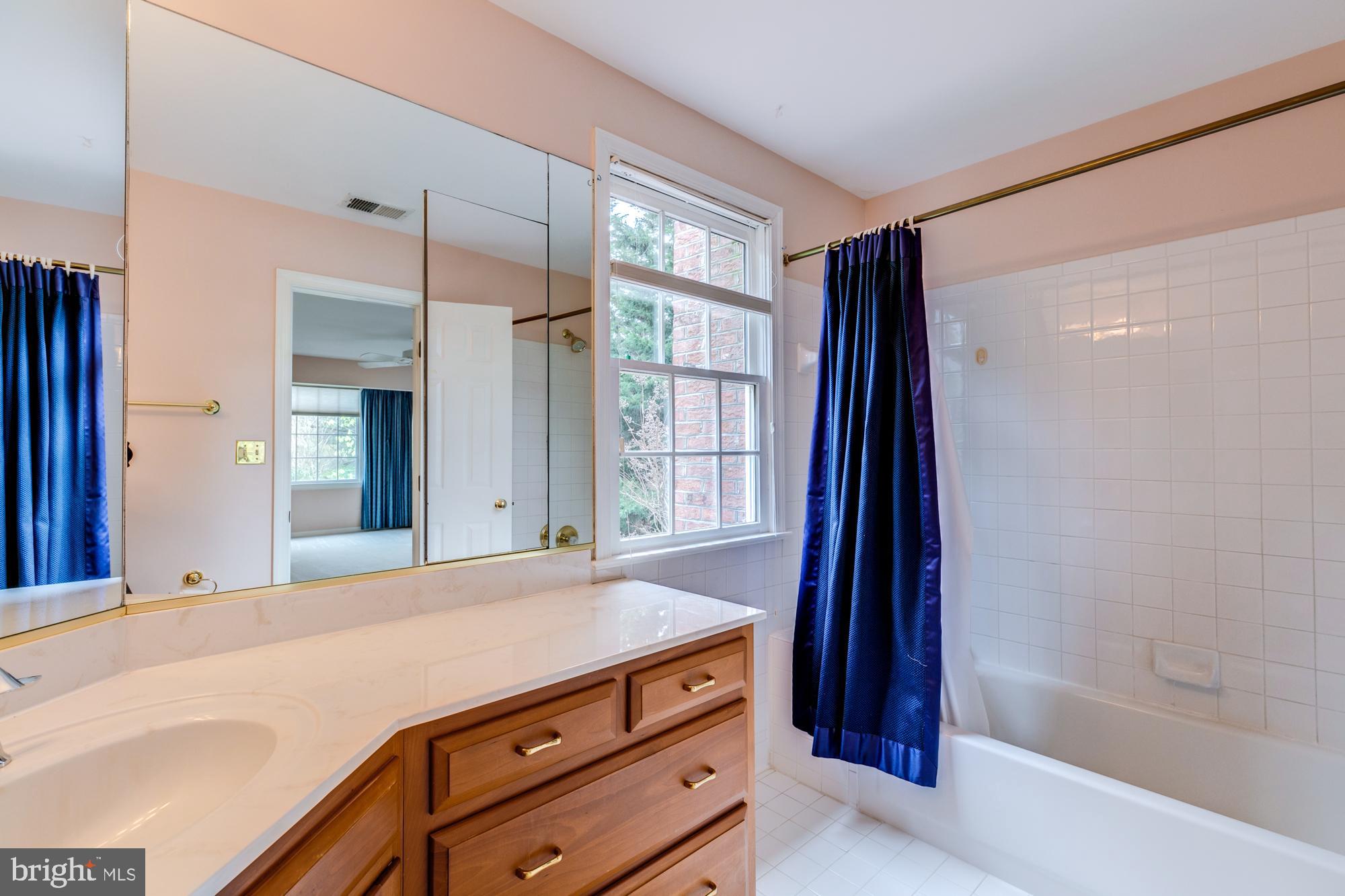 DUNN LORING - Residential