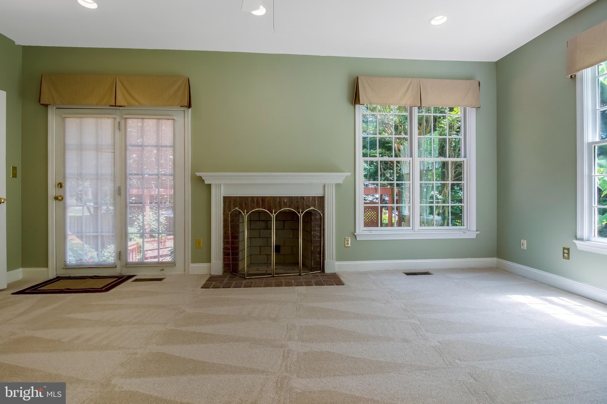 DUNN LORING - Residential