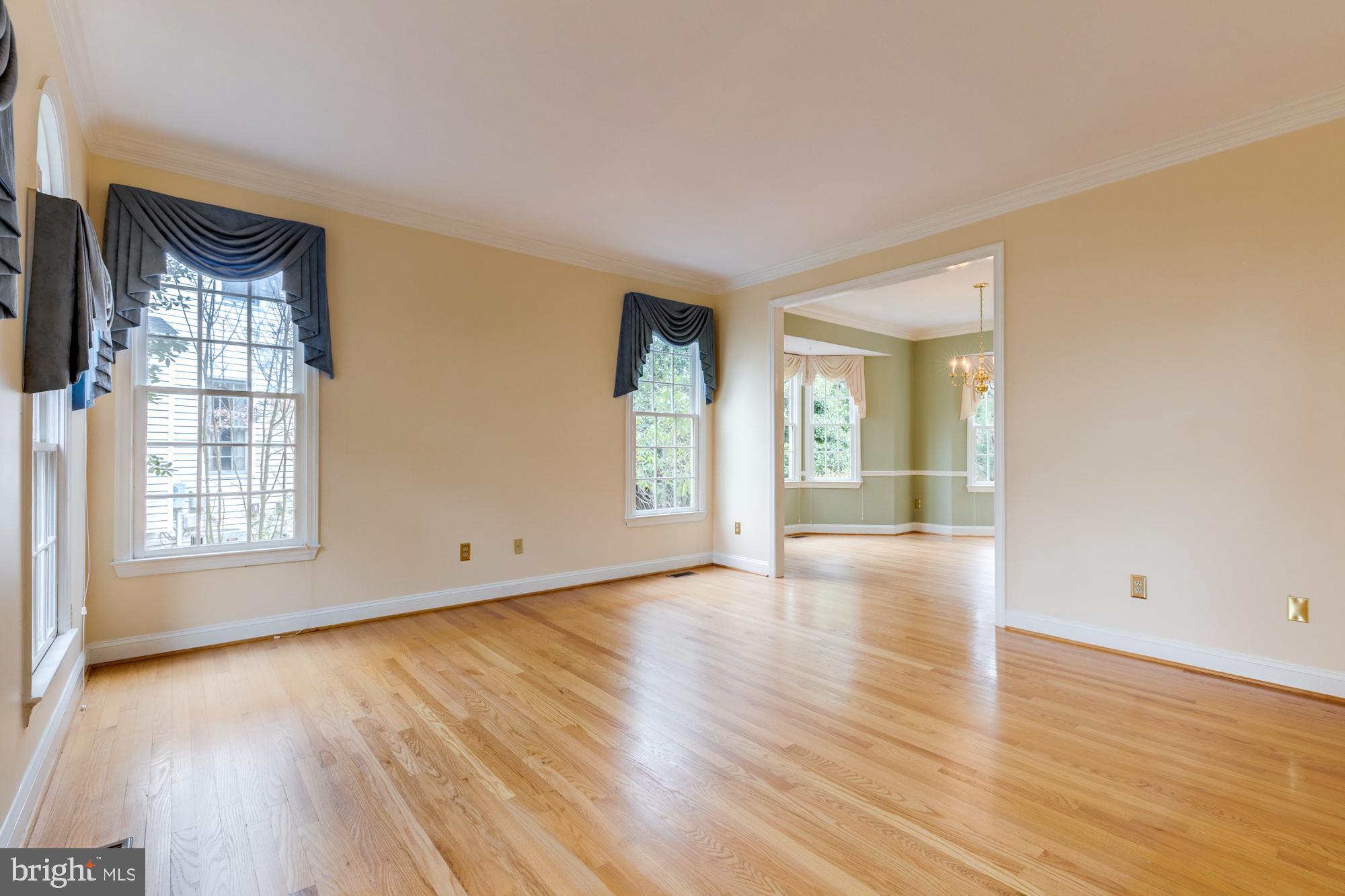 DUNN LORING - Residential