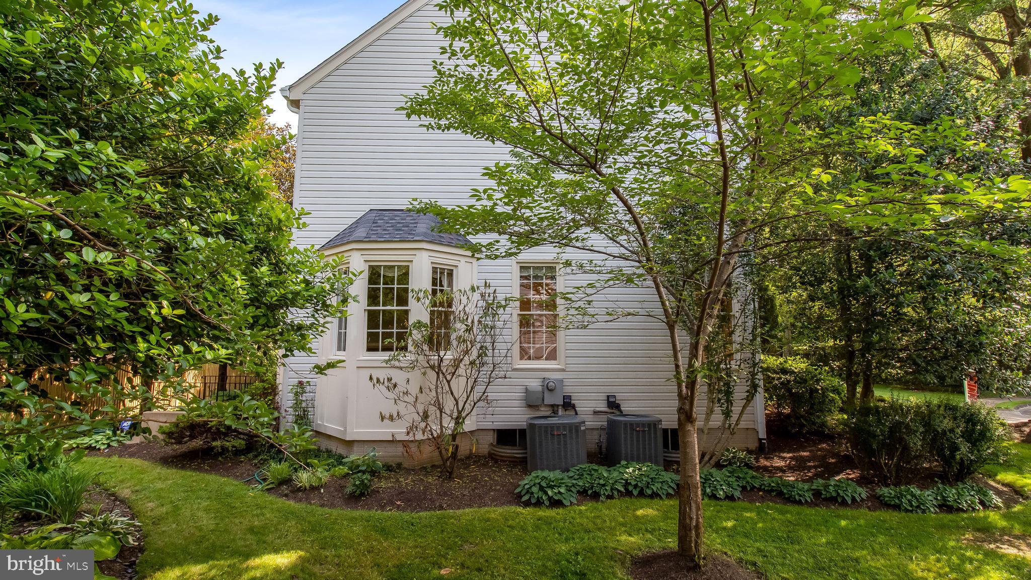 DUNN LORING - Residential