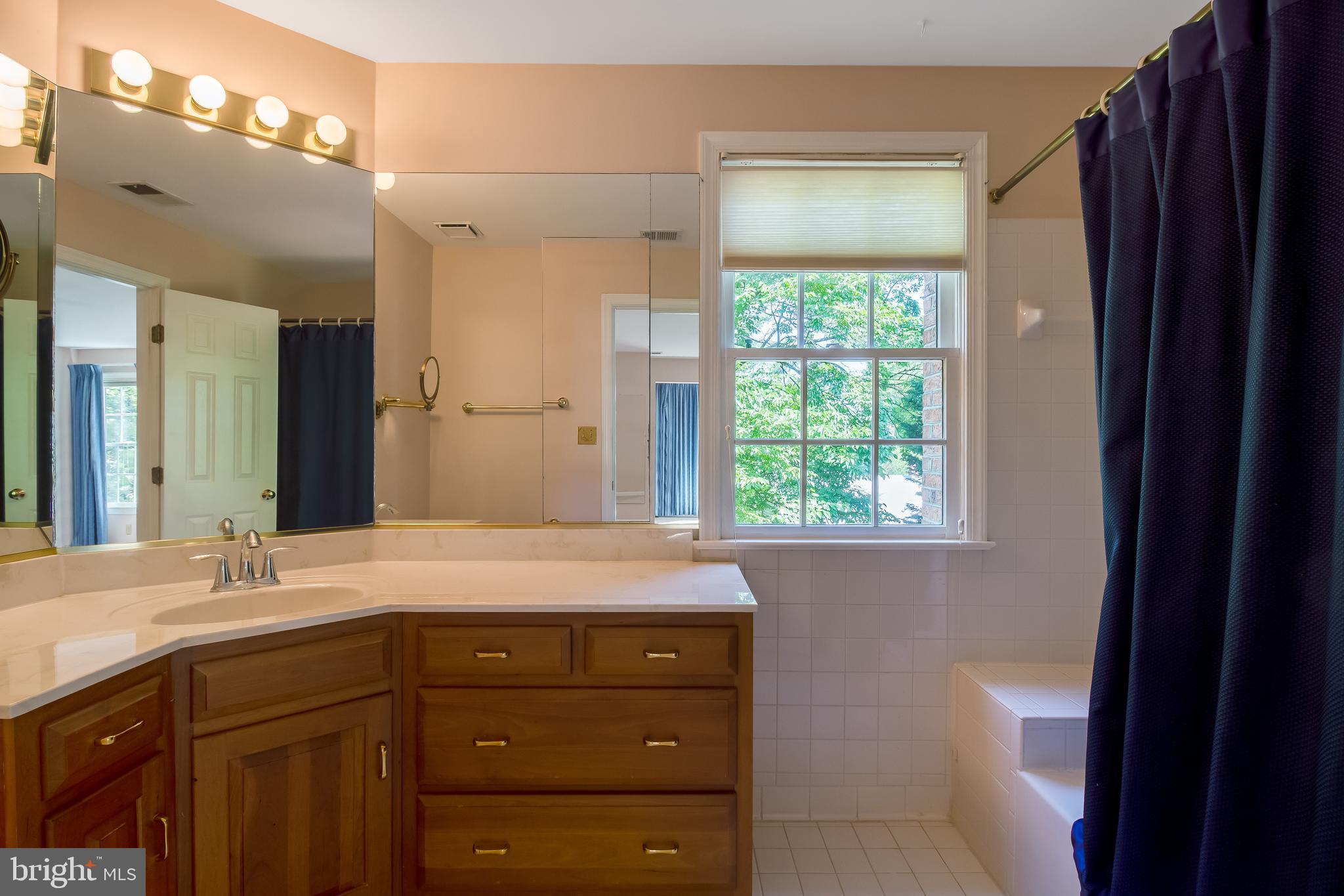 DUNN LORING - Residential