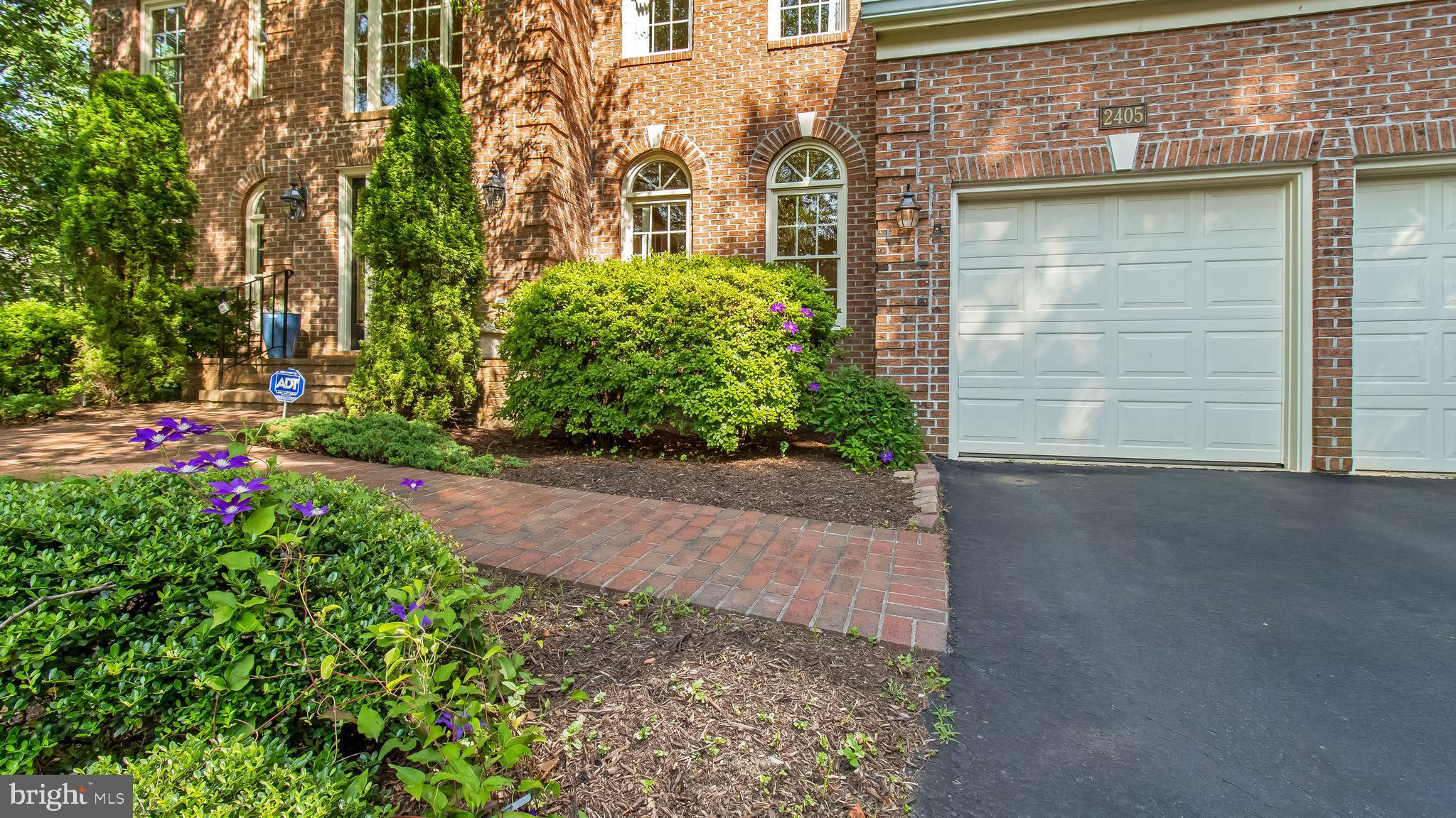 DUNN LORING - Residential