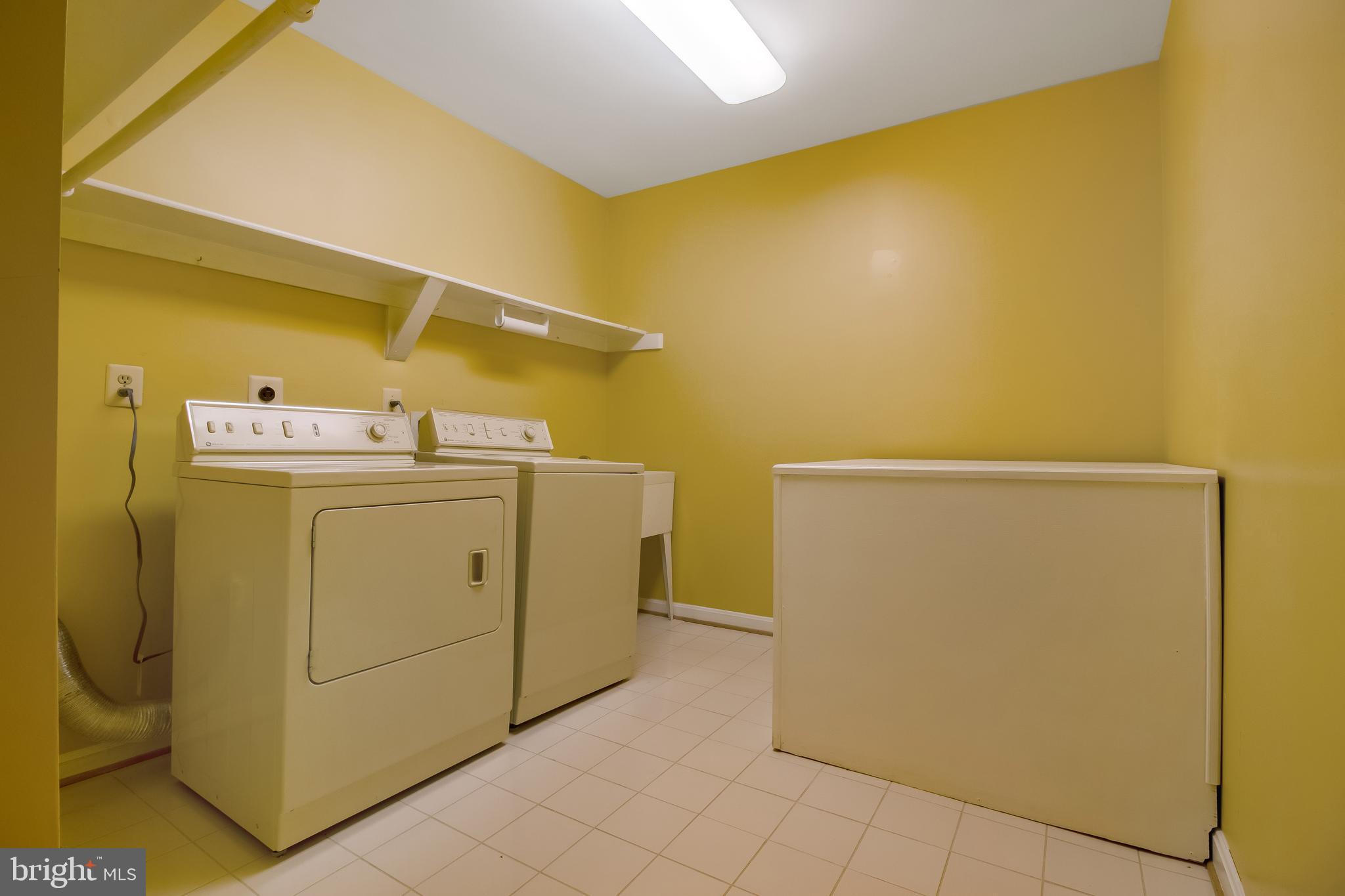 DUNN LORING - Residential