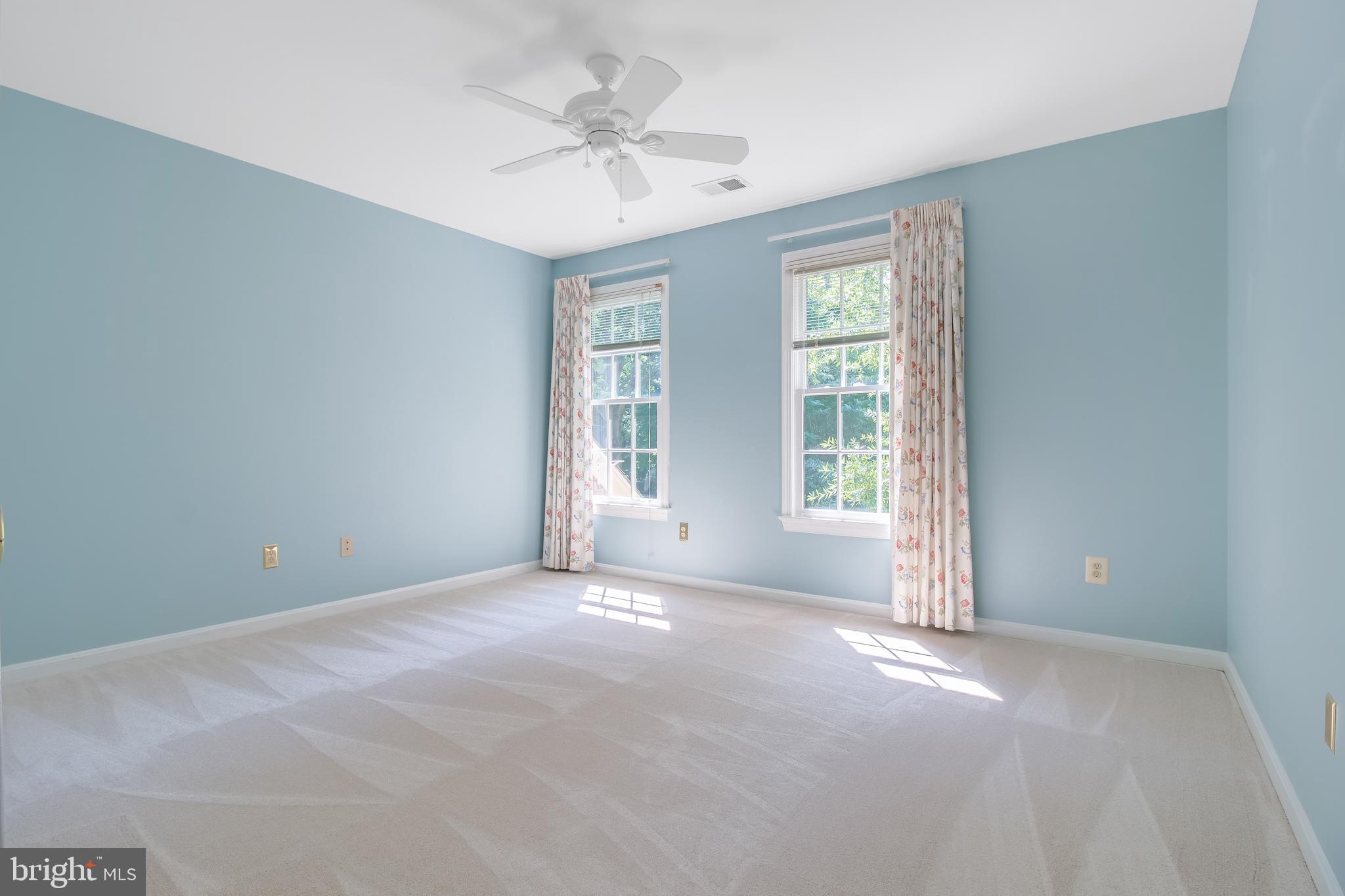 DUNN LORING - Residential