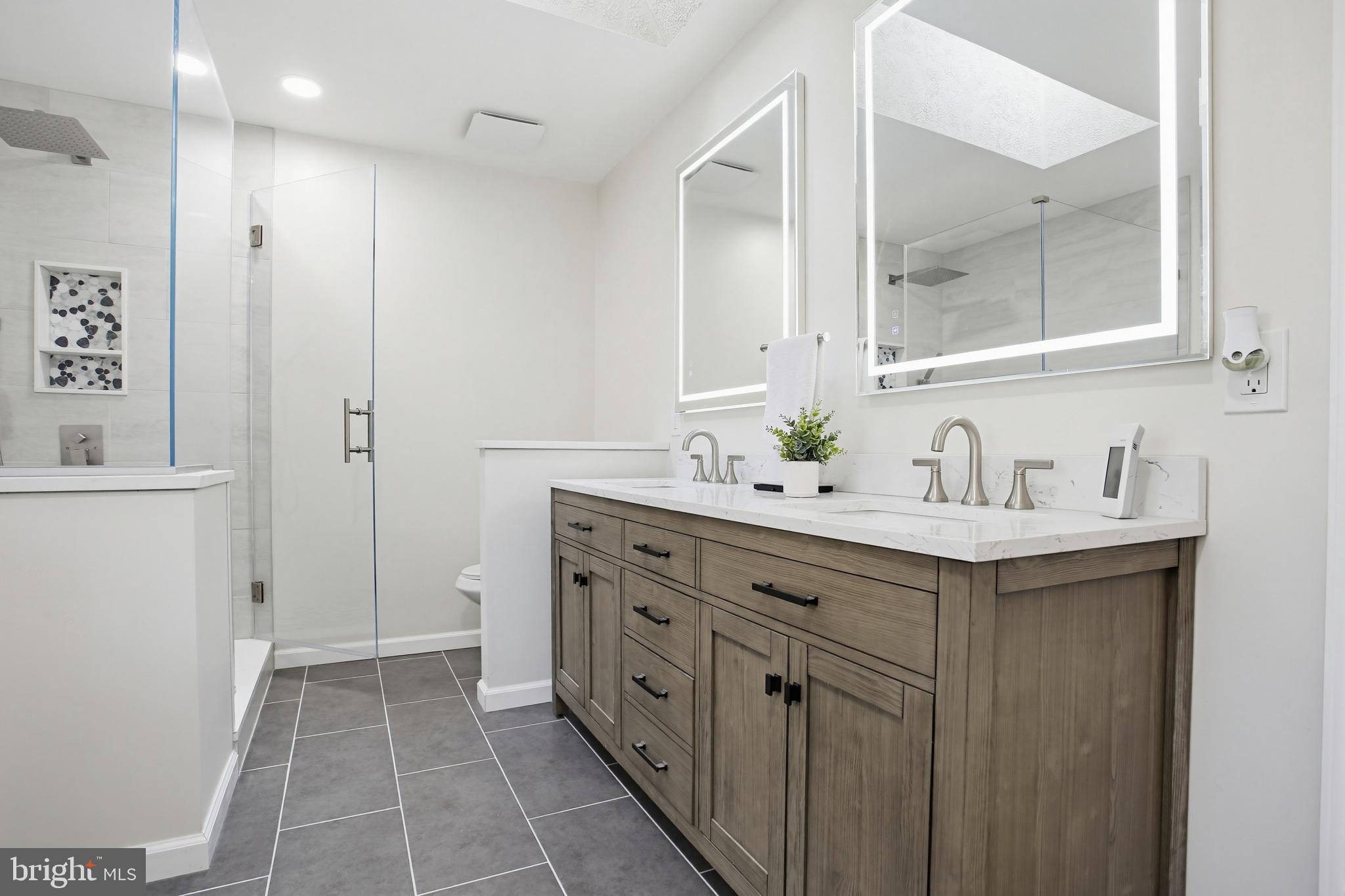 CENTENNIAL MANOR - Residential