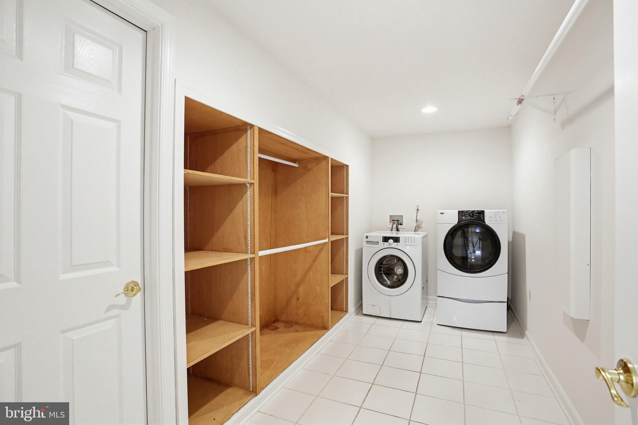 CENTENNIAL MANOR - Residential