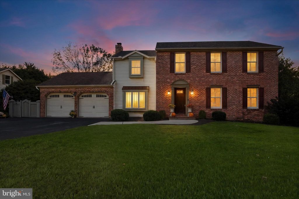 Photo of 665 Woodside Road, YORK, PA 17406 (MLS # PAYK2091608)