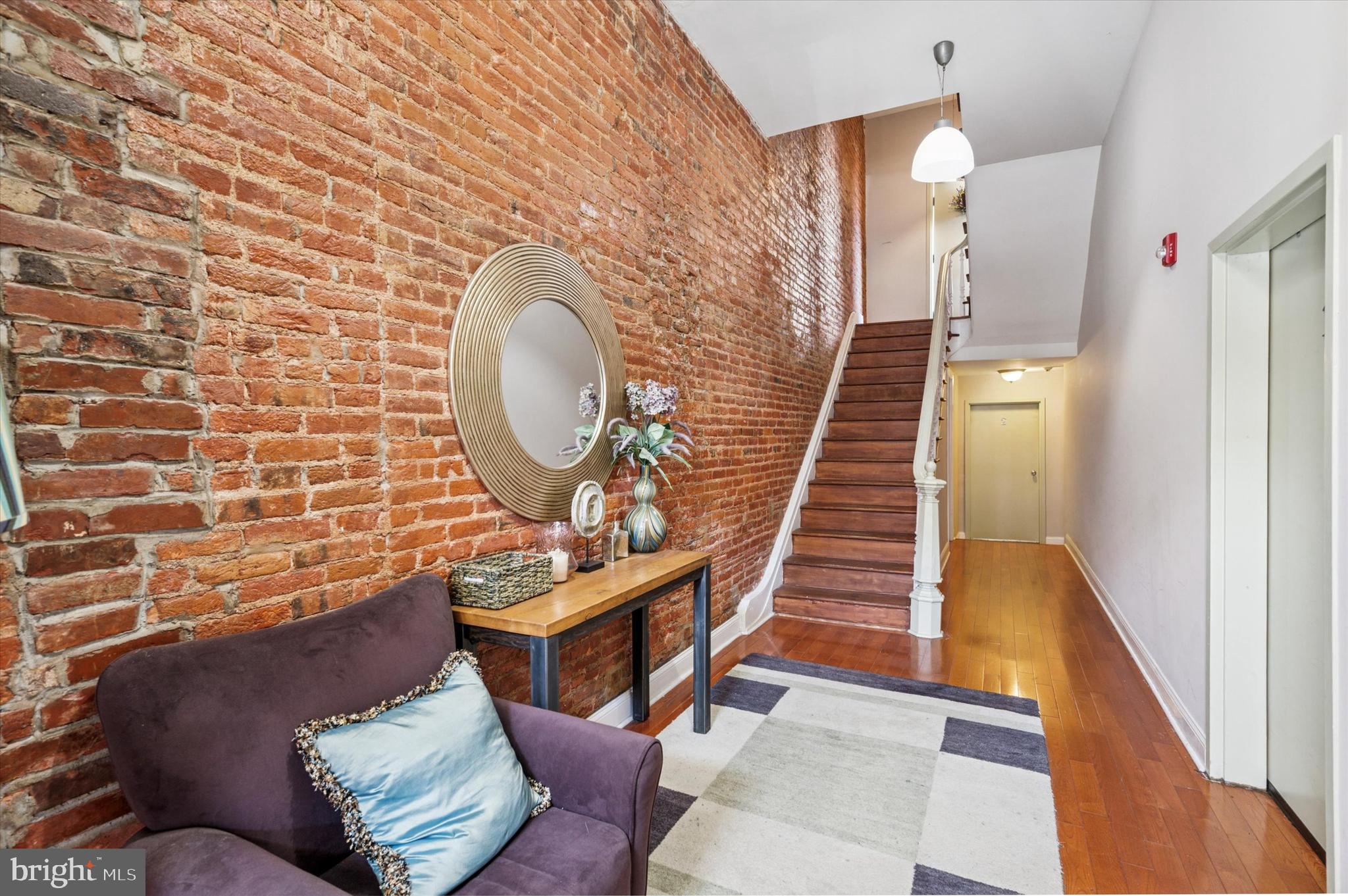 1111 MOUNT VERNON STREET 5