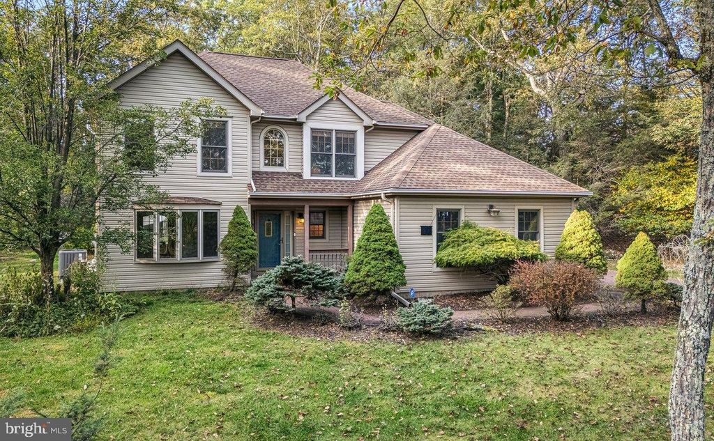 Photo of 3245 Mountain View Drive, TANNERSVILLE, PA 18372 (MLS # PAMR2005672)
