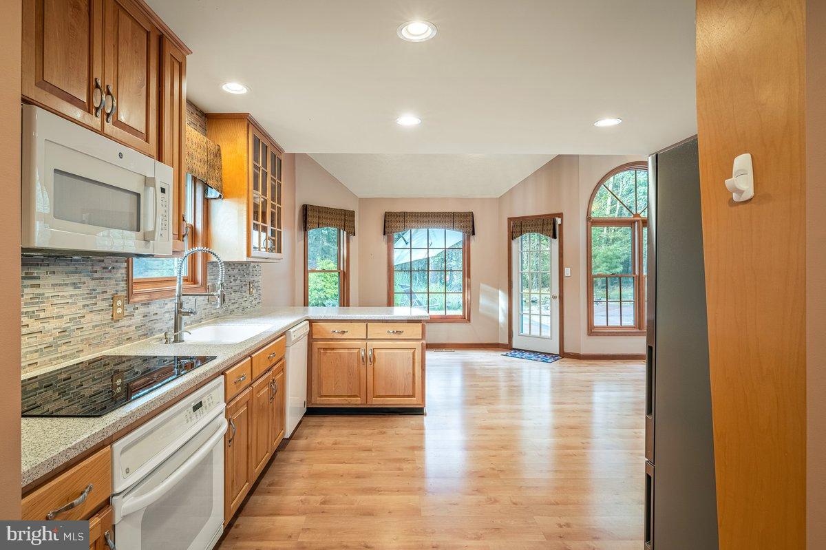 3245 MOUNTAIN VIEW DRIVE