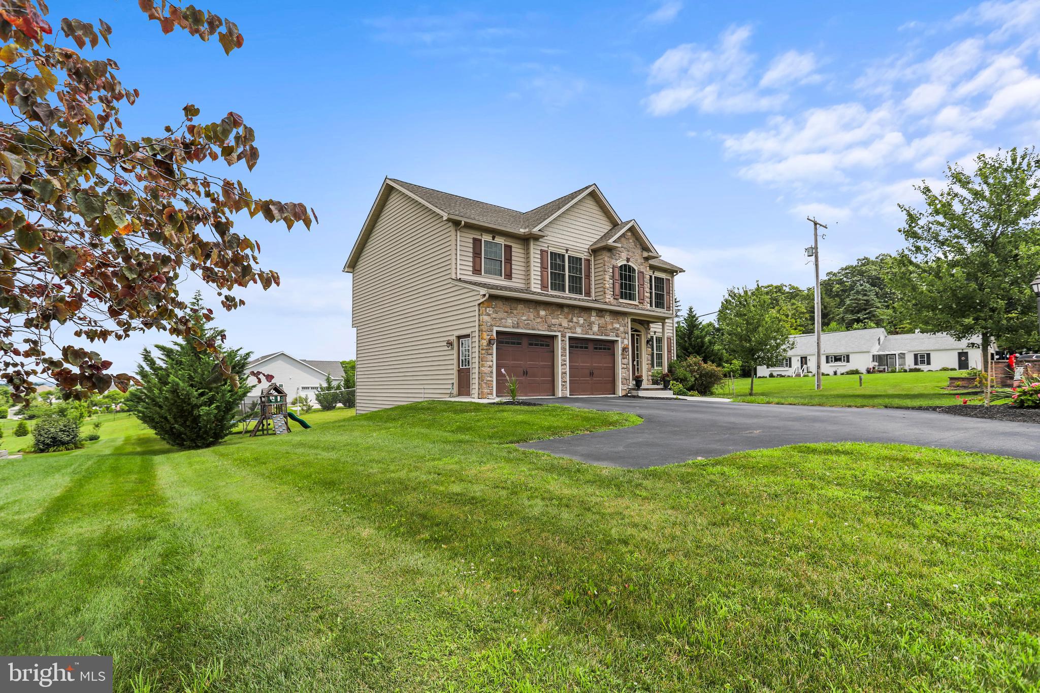 2 MARTINS RIDGE DRIVE