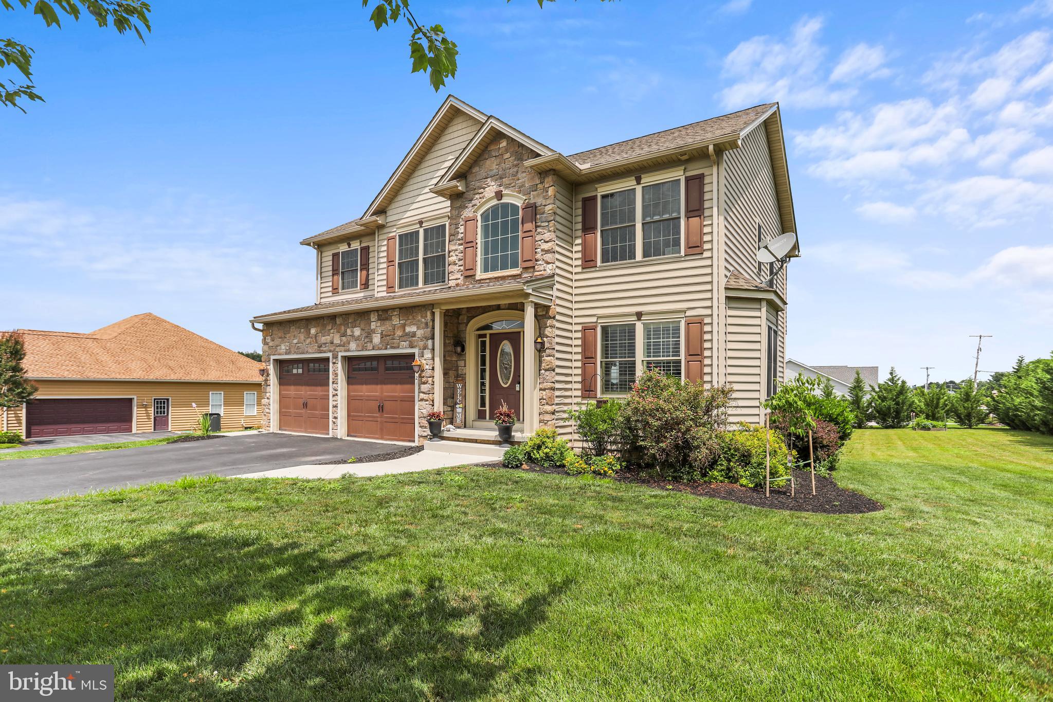 2 MARTINS RIDGE DRIVE