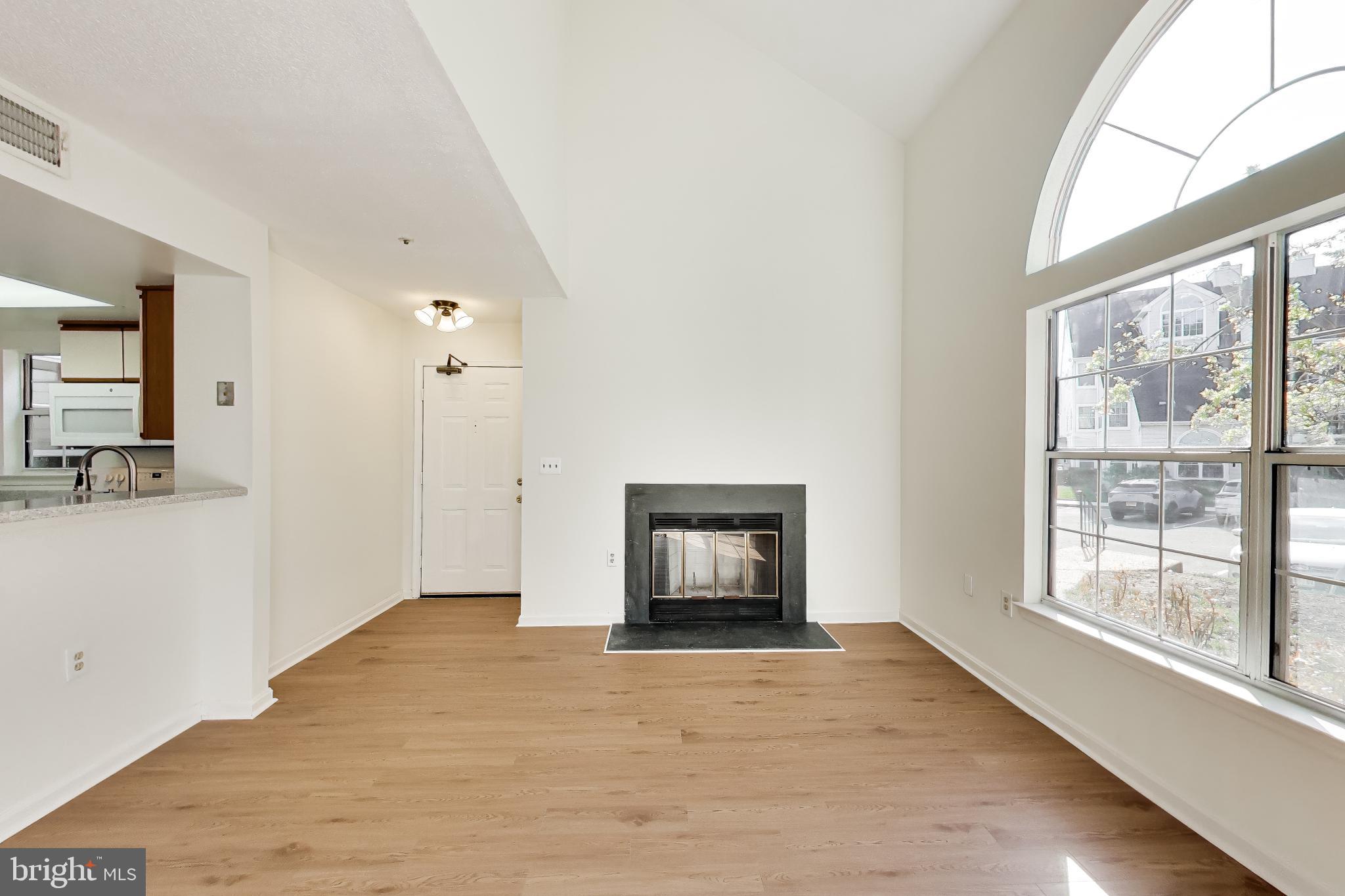 VISTAS AT BOWIE TOWN CTR - Residential