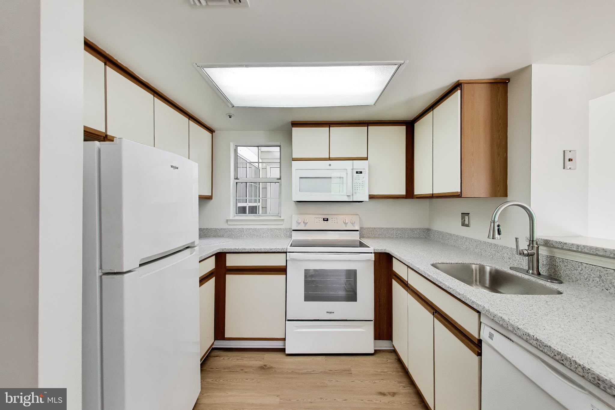 VISTAS AT BOWIE TOWN CTR - Residential