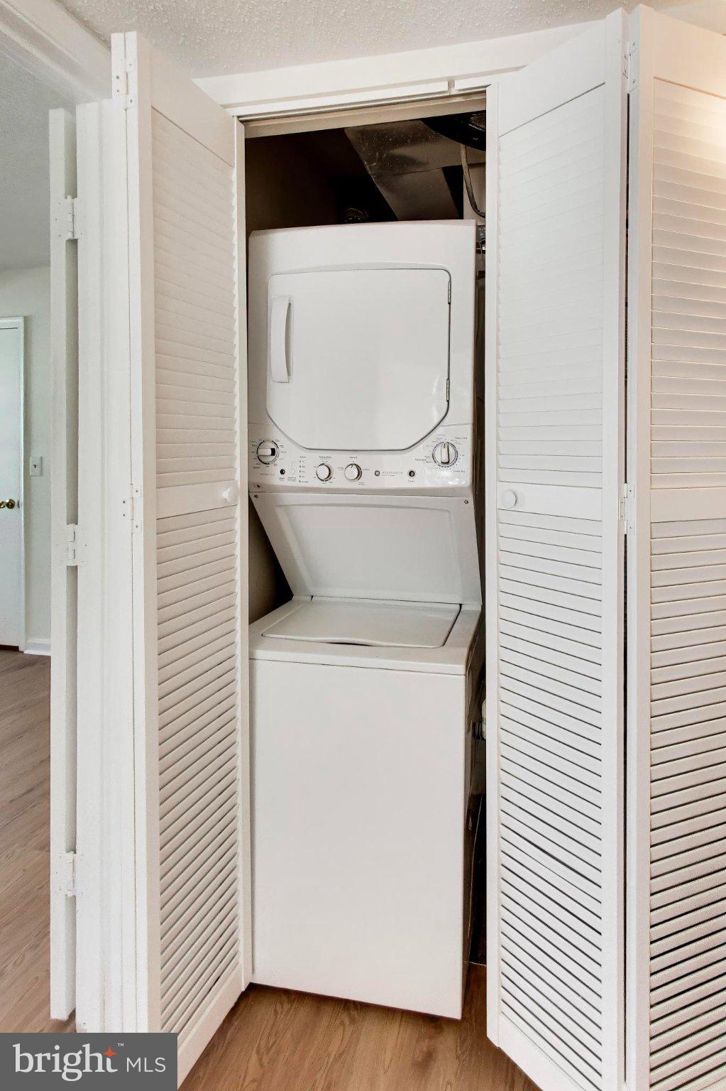 VISTAS AT BOWIE TOWN CTR - Residential