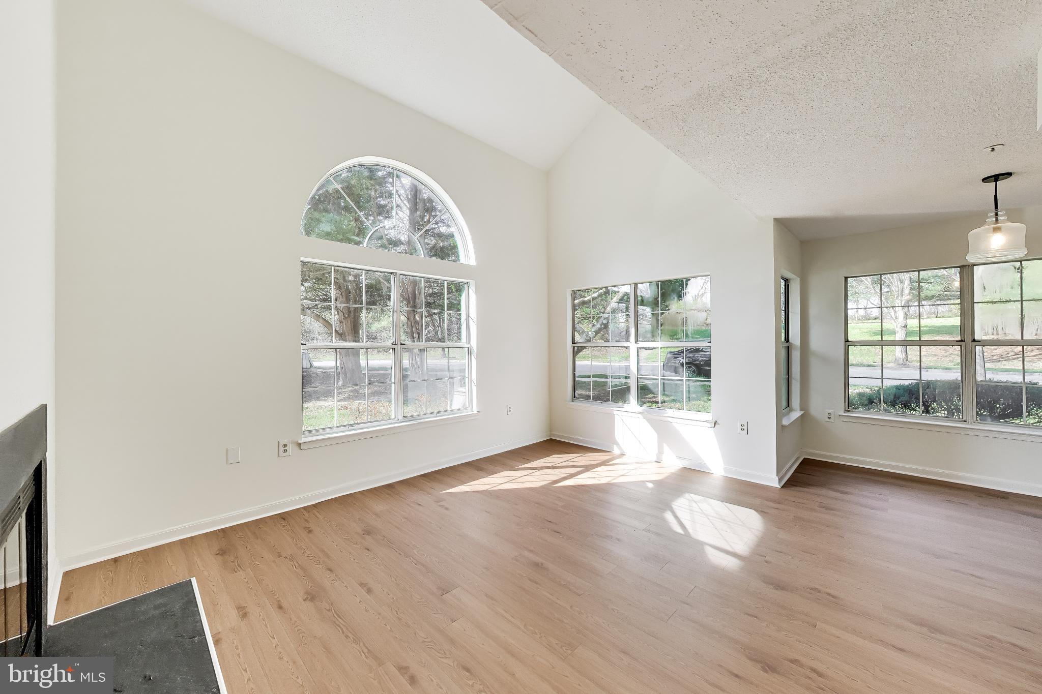 VISTAS AT BOWIE TOWN CTR - Residential